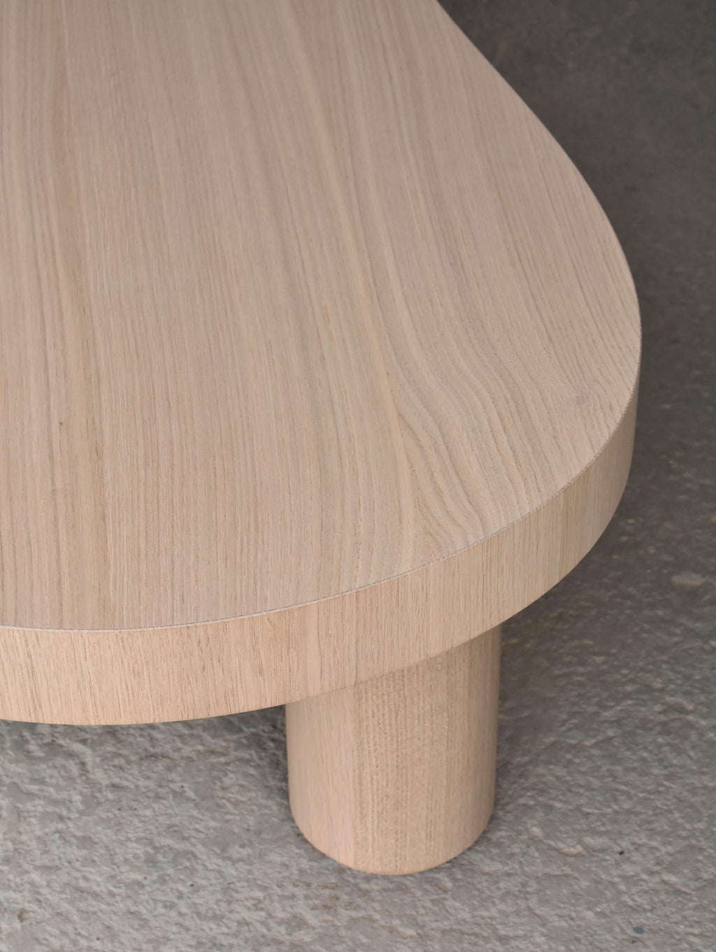 https://a.1stdibscdn.com/rift-white-oak-amoeba-coffee-table-for-sale-picture-7/f_20093/f_486443521770143513667/Oak_Amoeba_7_master.jpg