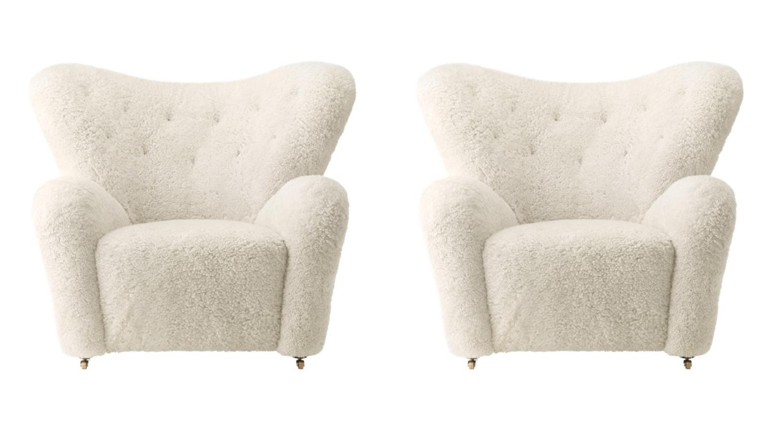 https://a.1stdibscdn.com/set-of-2-off-white-sheepskin-the-tired-man-lounge-chair-by-lassen-for-sale-picture-2/f_12192/f_329311221677159376092/Off_White_x2_master.jpg