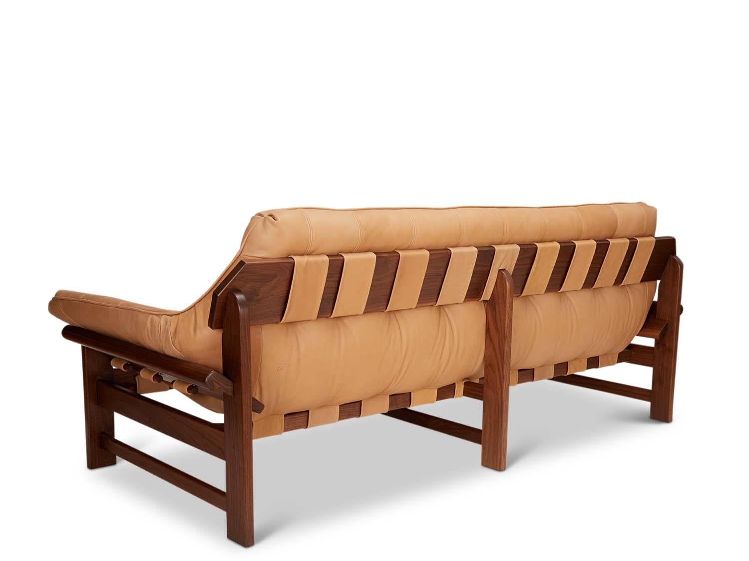 https://a.1stdibscdn.com/tan-leather-and-walnut-ojai-sofa-by-lawson-fenning-for-sale-picture-3/f_8060/f_402491821718829010057/Oiled_Walnut_Leather_Tan_5_master.jpg