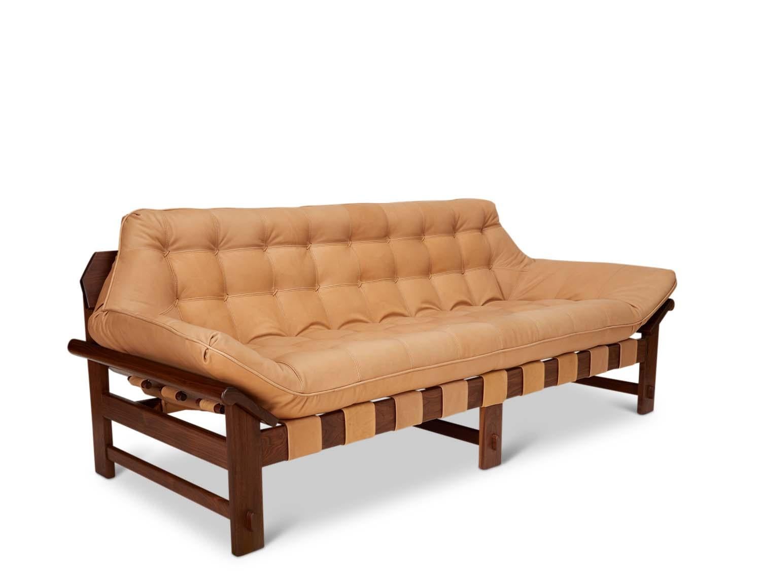https://a.1stdibscdn.com/tan-leather-and-walnut-ojai-sofa-by-lawson-fenning-for-sale-picture-4/f_8060/f_402491821718829010958/Oiled_Walnut_Leather_Tan_6_master.jpg