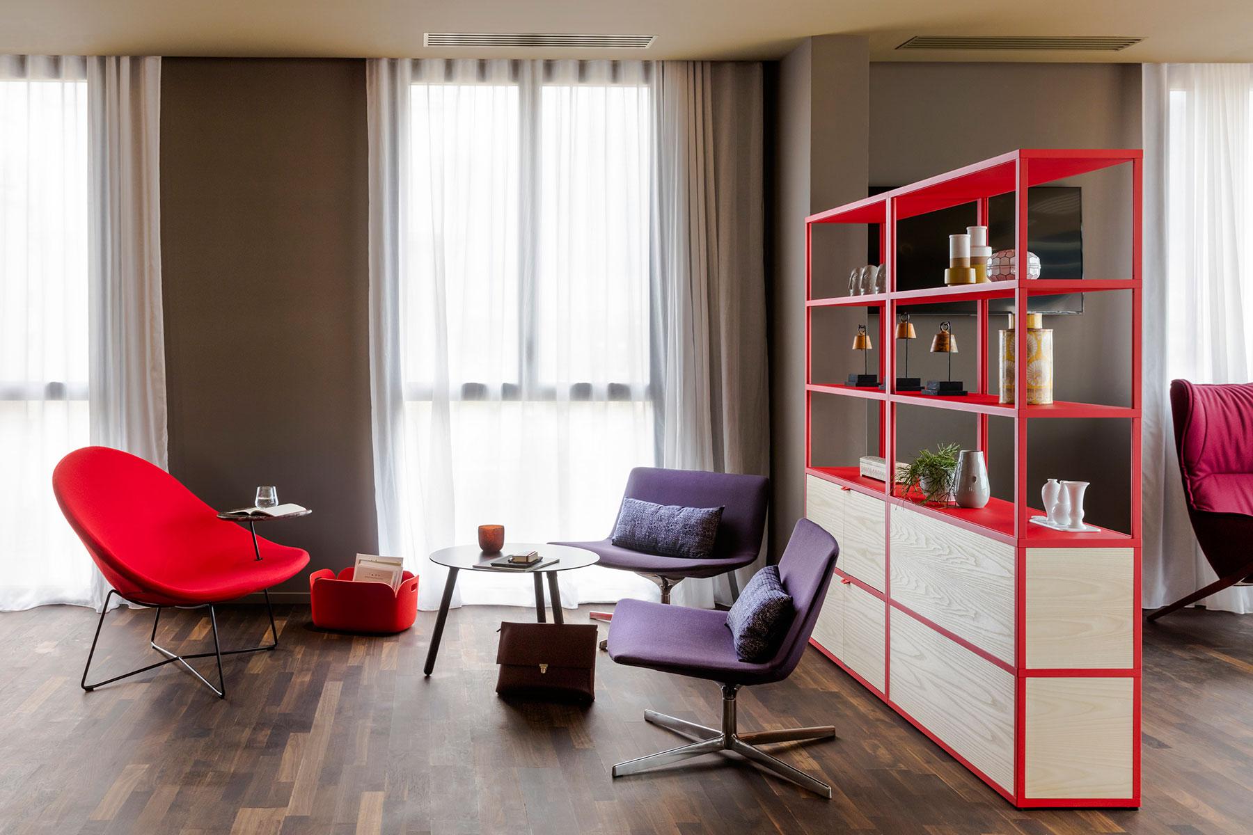 https://a.1stdibscdn.com/tacchini-isola-lounge-chair-designed-by-claesson-koivisto-rune-for-sale-picture-10/f_44652/f_216766521607107343213/OkkoParis_4_master.jpg