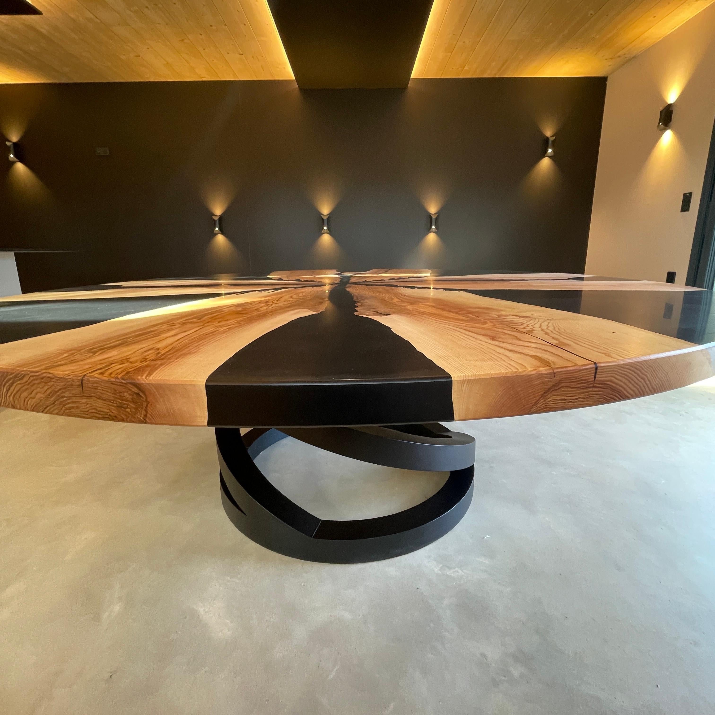 https://a.1stdibscdn.com/onyx-bois-dechire-sculptural-circular-dining-table-by-meubles-thouret-for-sale-picture-4/f_12192/f_489975021772139290499/Onyx_3_master.JPG