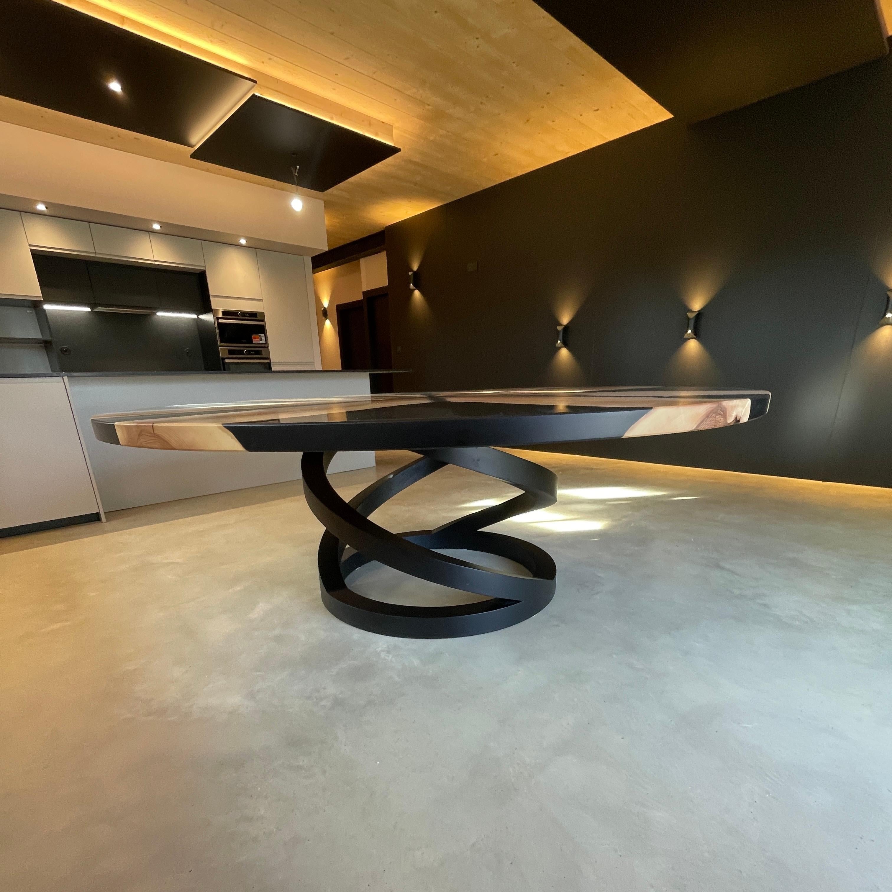 https://a.1stdibscdn.com/onyx-bois-dechire-sculptural-circular-dining-table-by-meubles-thouret-for-sale-picture-5/f_12192/f_489975021772139290540/Onyx_4_master.JPG