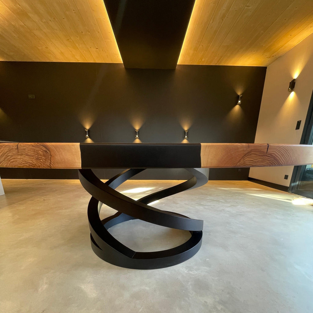 https://a.1stdibscdn.com/onyx-bois-dechire-sculptural-circular-dining-table-by-meubles-thouret-for-sale-picture-6/f_12192/f_489975021772139290508/Onyx_5_master.JPG
