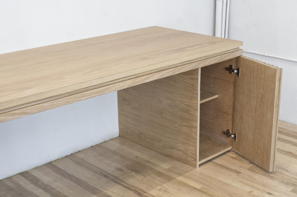 https://a.1stdibscdn.com/white-oak-worth-worth-table-slatted-for-sale-picture-7/f_55692/f_321182221673211529774/Open_Door_master.jpg