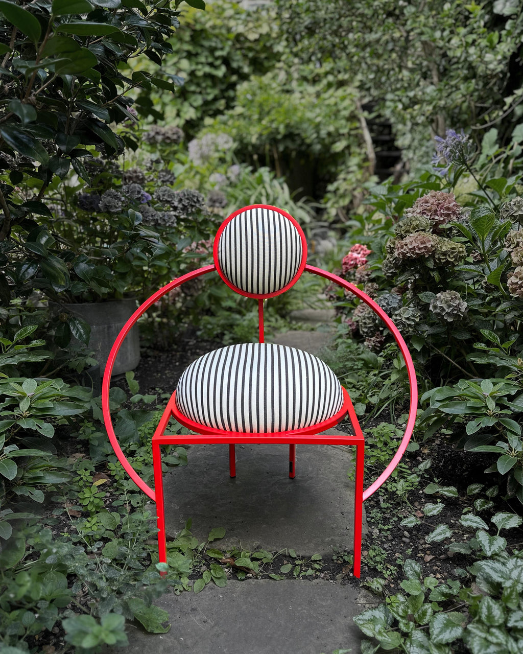 https://a.1stdibscdn.com/orbit-chair-outdoor-red-powder-coated-steel-and-stripe-fabric-by-lara-bohinc-for-sale-picture-7/f_19173/f_364678821696501568420/Orbit_Outdoor_Chair_Red_master.jpg