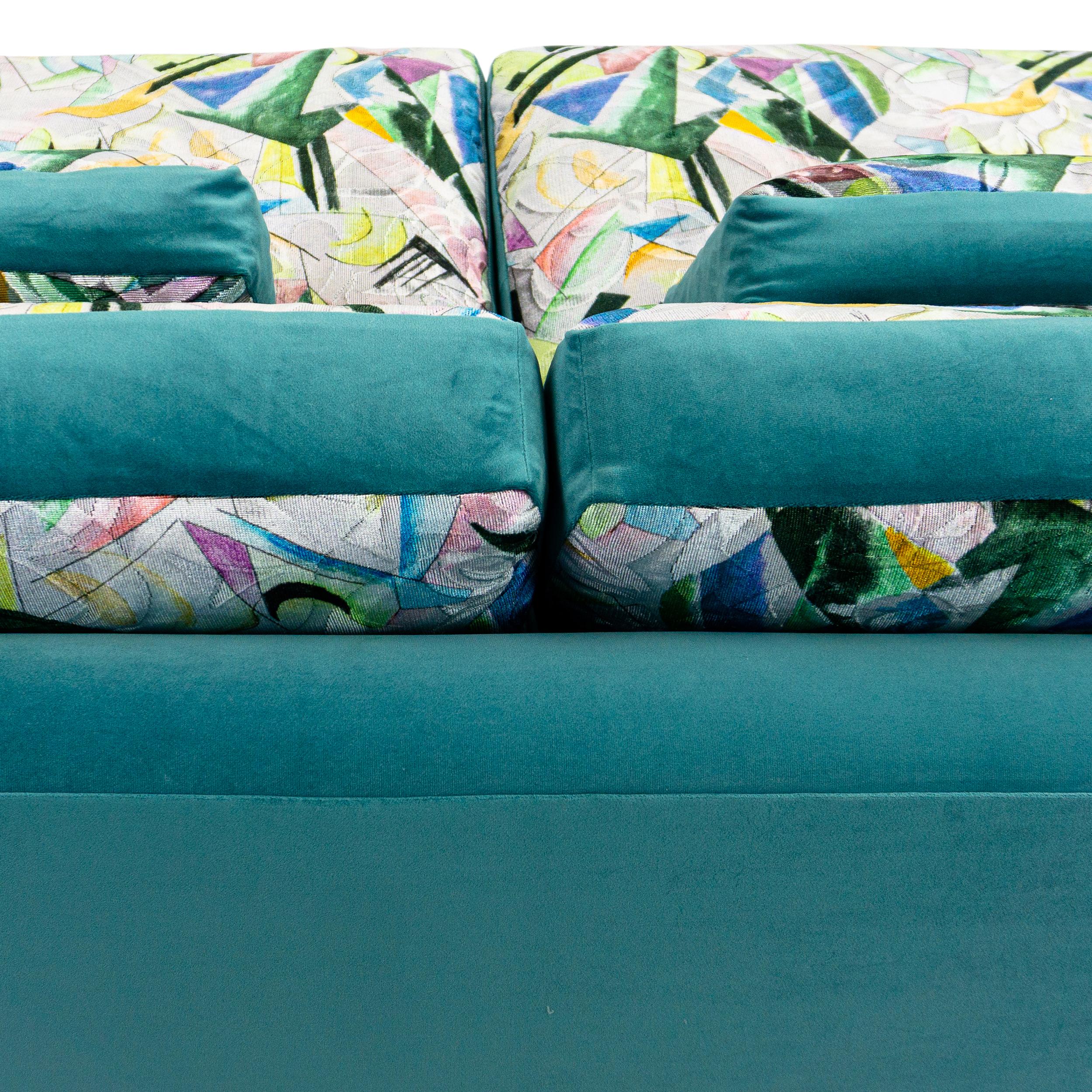https://a.1stdibscdn.com/mid-century-modern-sofa-upholstered-in-turquoise-and-abstract-patterned-velvet-for-sale-picture-7/f_21233/f_281106721649182234038/Osborneandlittle_Velvet_Fabric_Sofa_Back_master.jpg