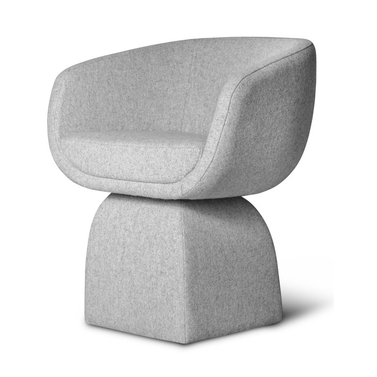 https://a.1stdibscdn.com/oscar-upholstered-chair-boucle-swivel-and-com-option-portugal-by-duistt-for-sale-picture-12/f_63222/f_457214621776444399116/Oscar_chair_COM_nobilis_wool_made_in_portugal_duistt_2_master.jpg?width=768