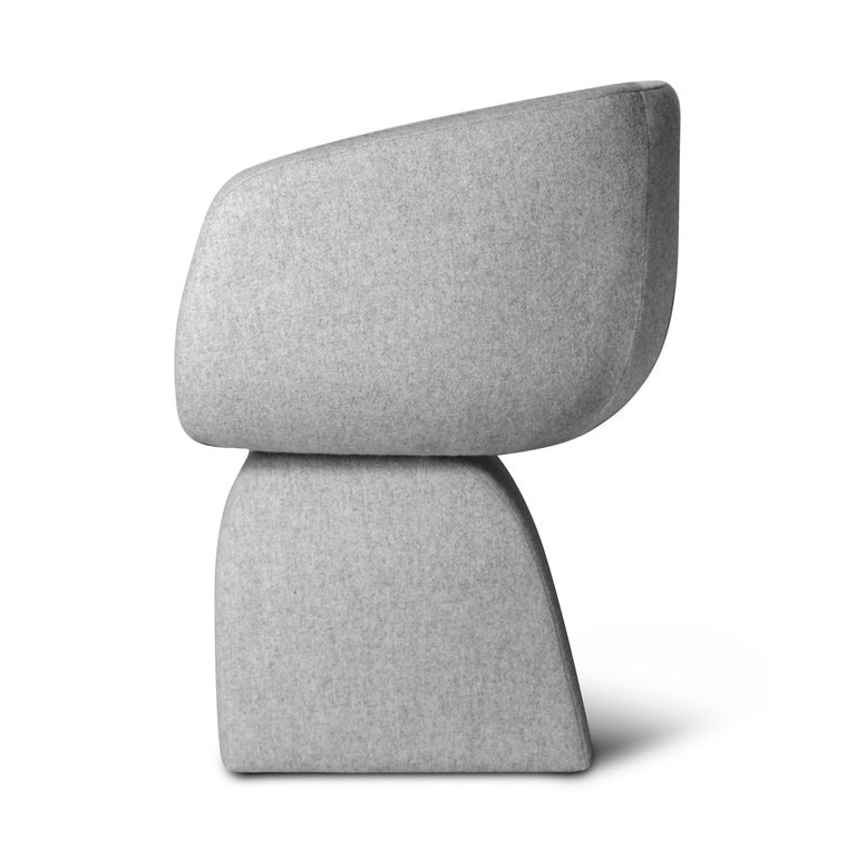 https://a.1stdibscdn.com/oscar-upholstered-chair-boucle-swivel-and-com-option-portugal-by-duistt-for-sale-picture-13/f_63222/f_457214621776444398985/Oscar_chair_COM_nobilis_wool_made_in_portugal_duistt_3_master.jpg?width=768