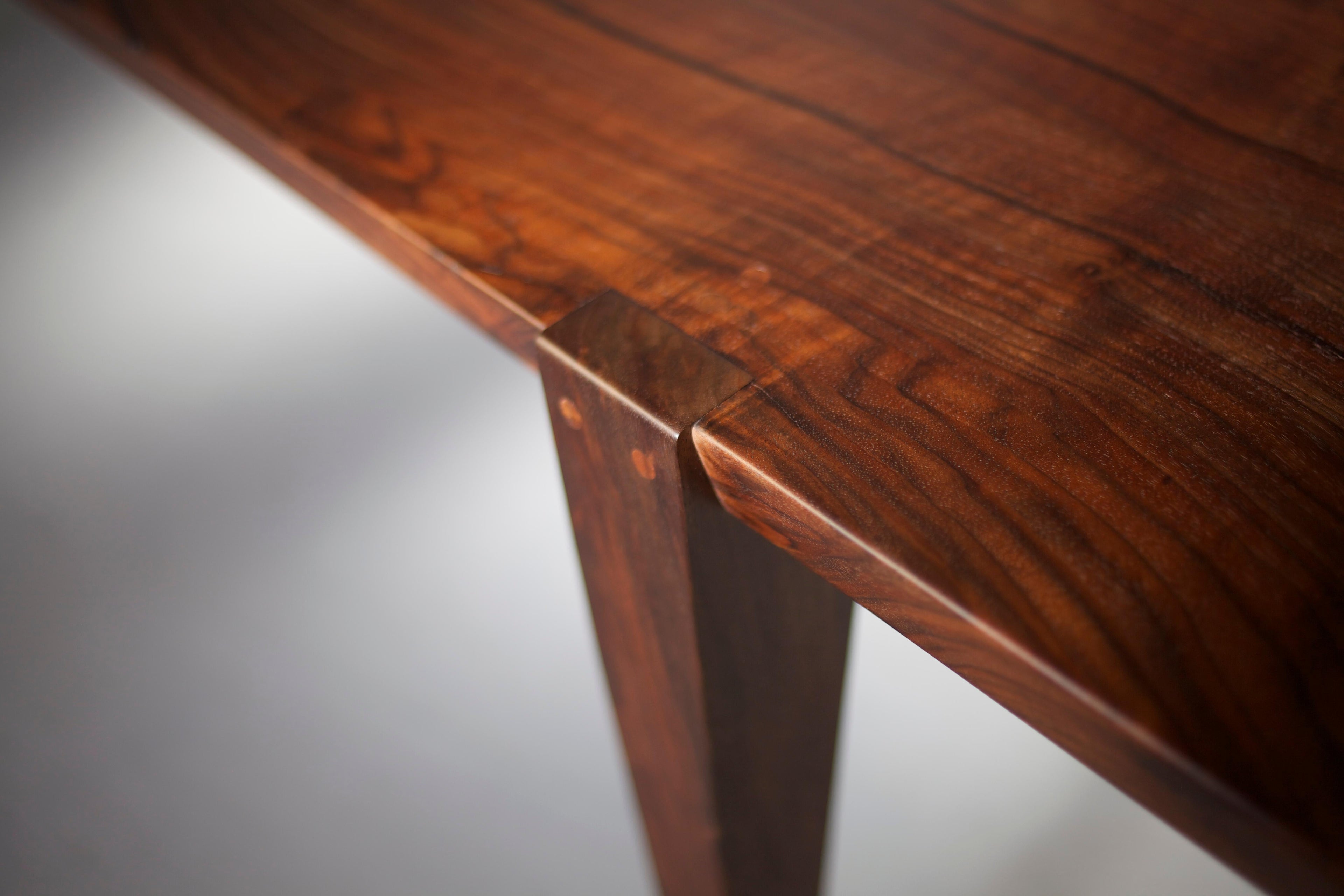 https://a.1stdibscdn.com/84-oslo-dining-table-in-oregon-walnut-by-studio-moe-for-sale-picture-7/f_51932/f_183215121584250622928/Oslo_Dining_Table_5_master.jpg