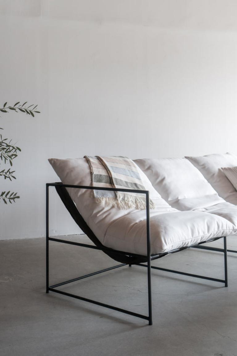 https://a.1stdibscdn.com/outdoor-sierra-sofa-for-sale-picture-2/32076752/f_397655421716195726721/Outdoor_Sierra_Sofa_2_master.jpg