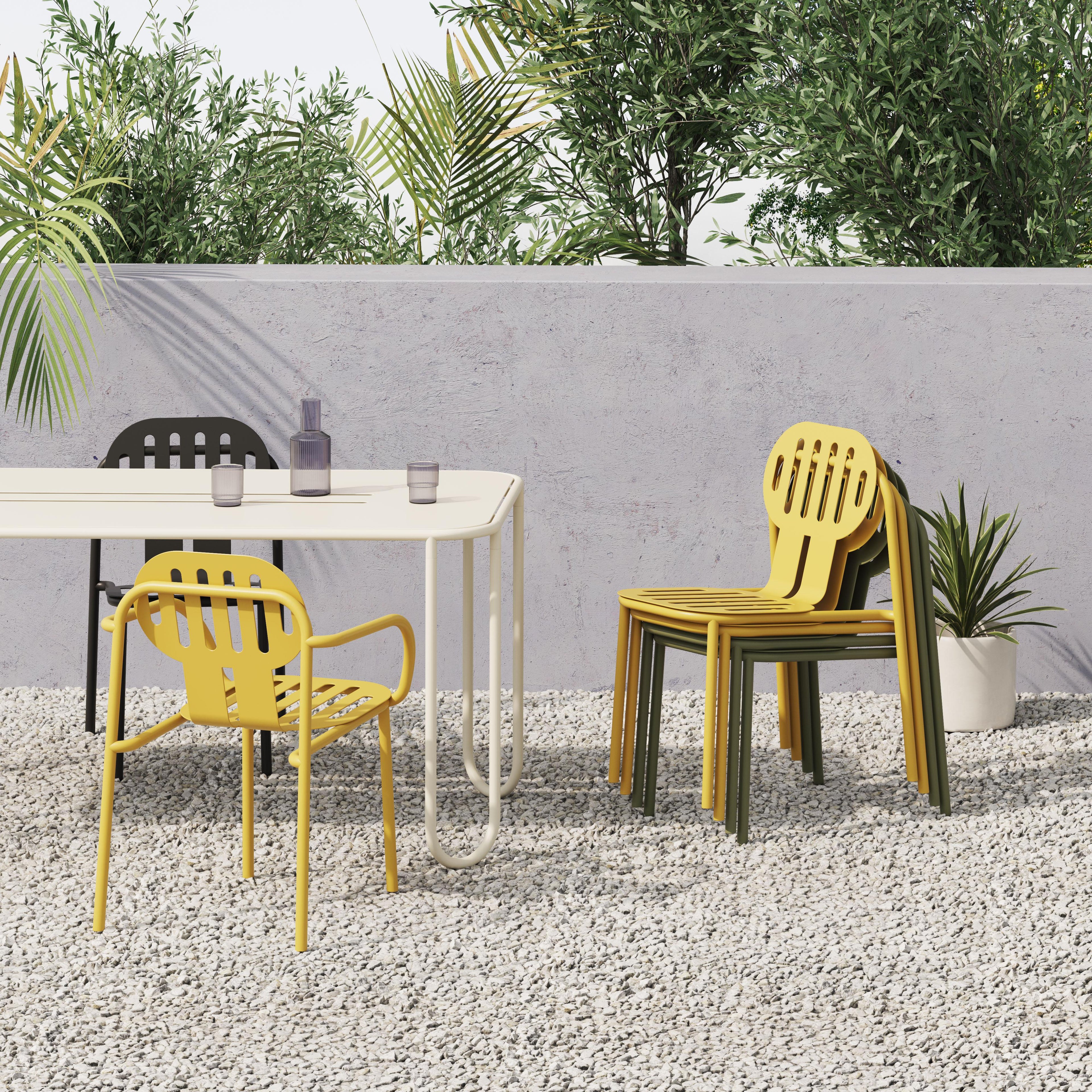 https://a.1stdibscdn.com/desert-aluminum-dining-table-with-metal-tabletop-by-joyf-for-sale-picture-7/f_105812/f_468433621759079308150/Outdoor_set_5_master.jpg