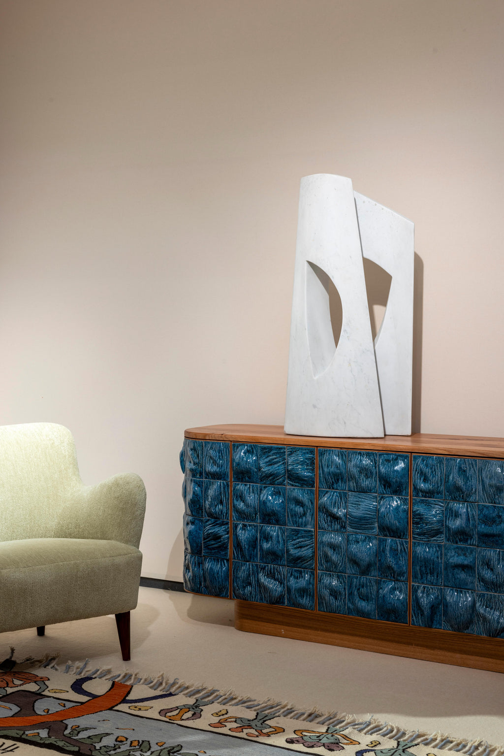 https://a.1stdibscdn.com/21st-century-curved-cabinet-credenza-by-rem-atelier-netherlands-for-sale-picture-10/f_65832/f_405549021776864909306/_P0A6708_master.jpg