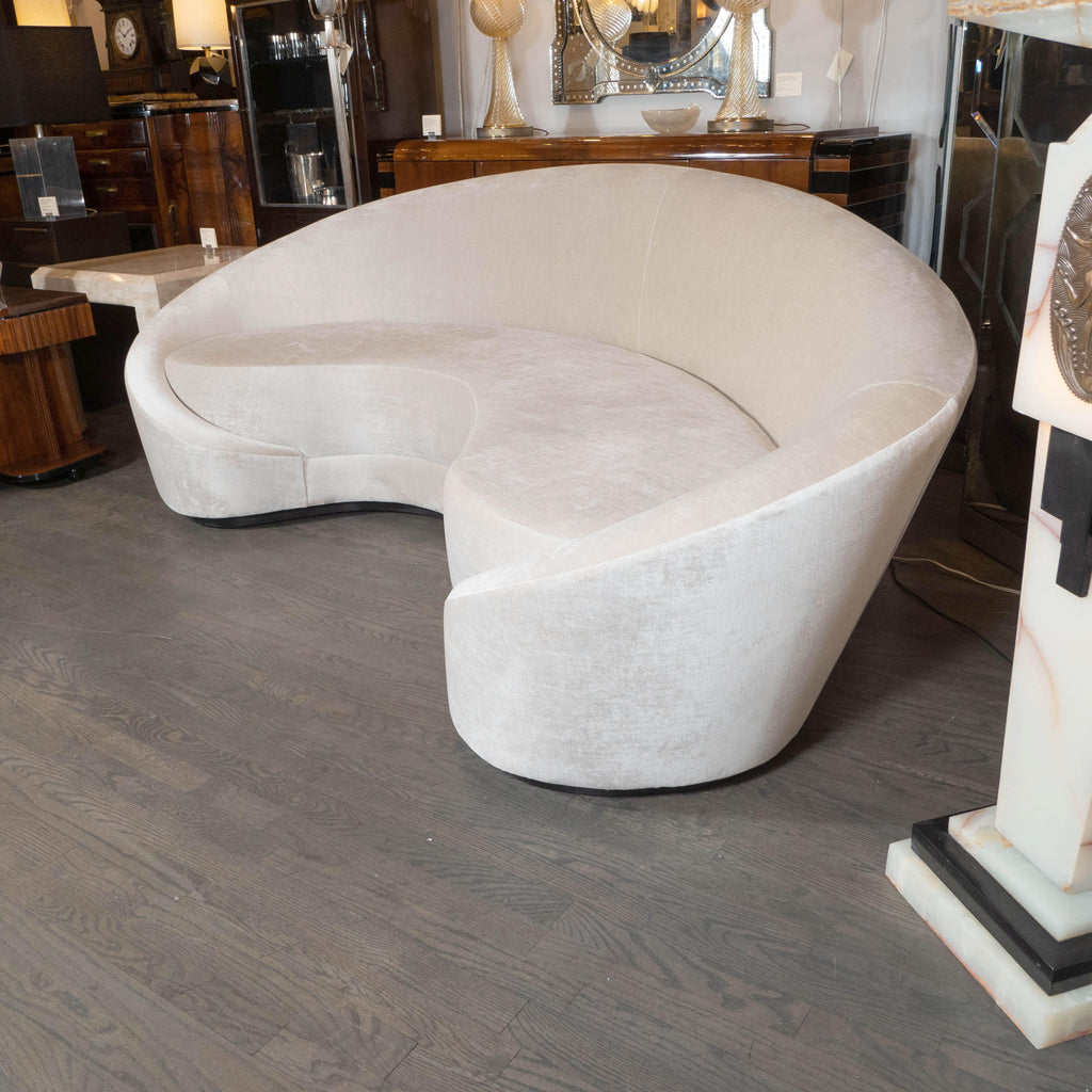 https://a.1stdibscdn.com/1940s-style-modernist-sweeping-curved-sofa-in-oyster-velvet-by-high-style-deco-for-sale-picture-4/f_7934/1585067009780/P1044978_master.jpg