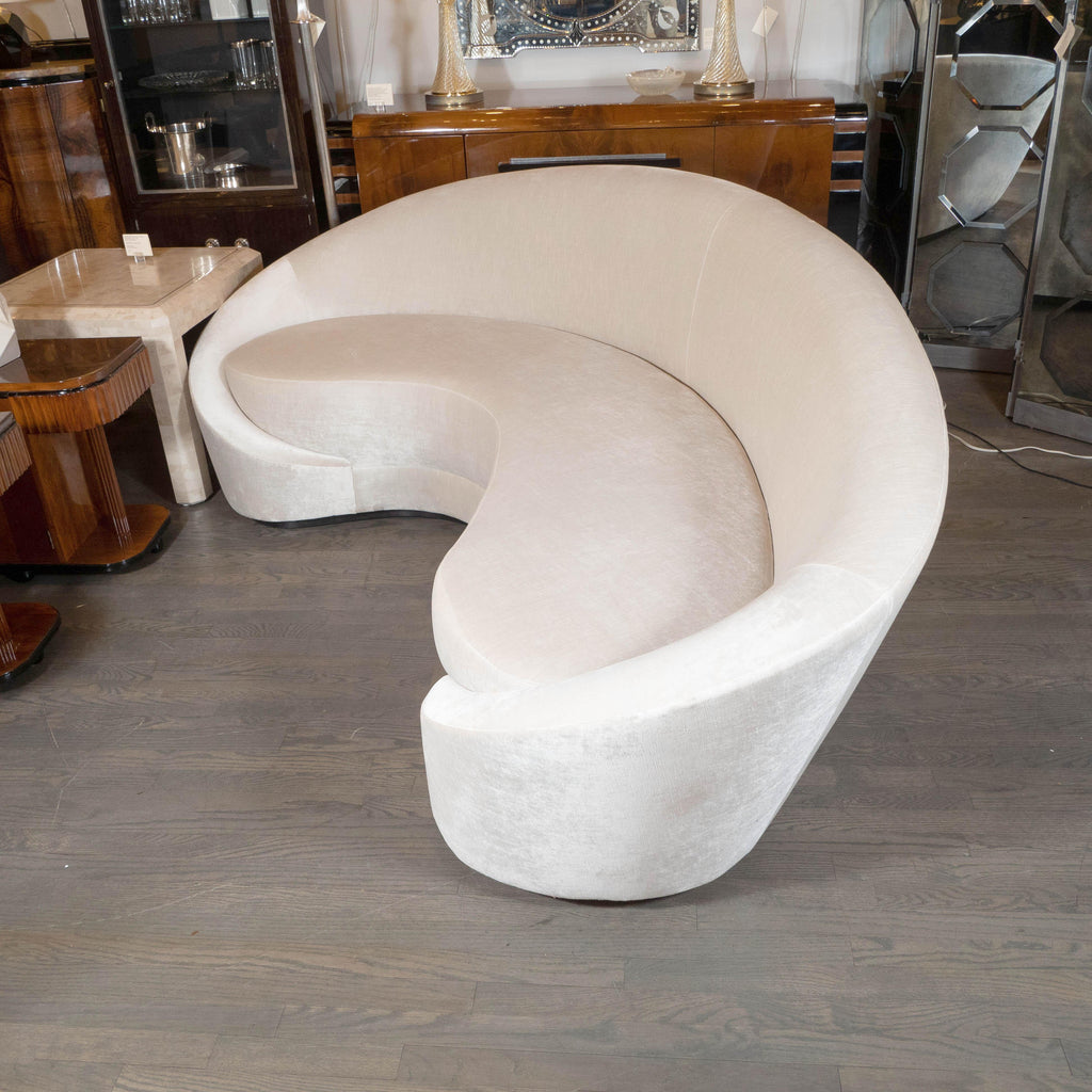 https://a.1stdibscdn.com/1940s-style-modernist-sweeping-curved-sofa-in-oyster-velvet-by-high-style-deco-for-sale-picture-5/f_7934/1585067013479/P1044980_master.jpg