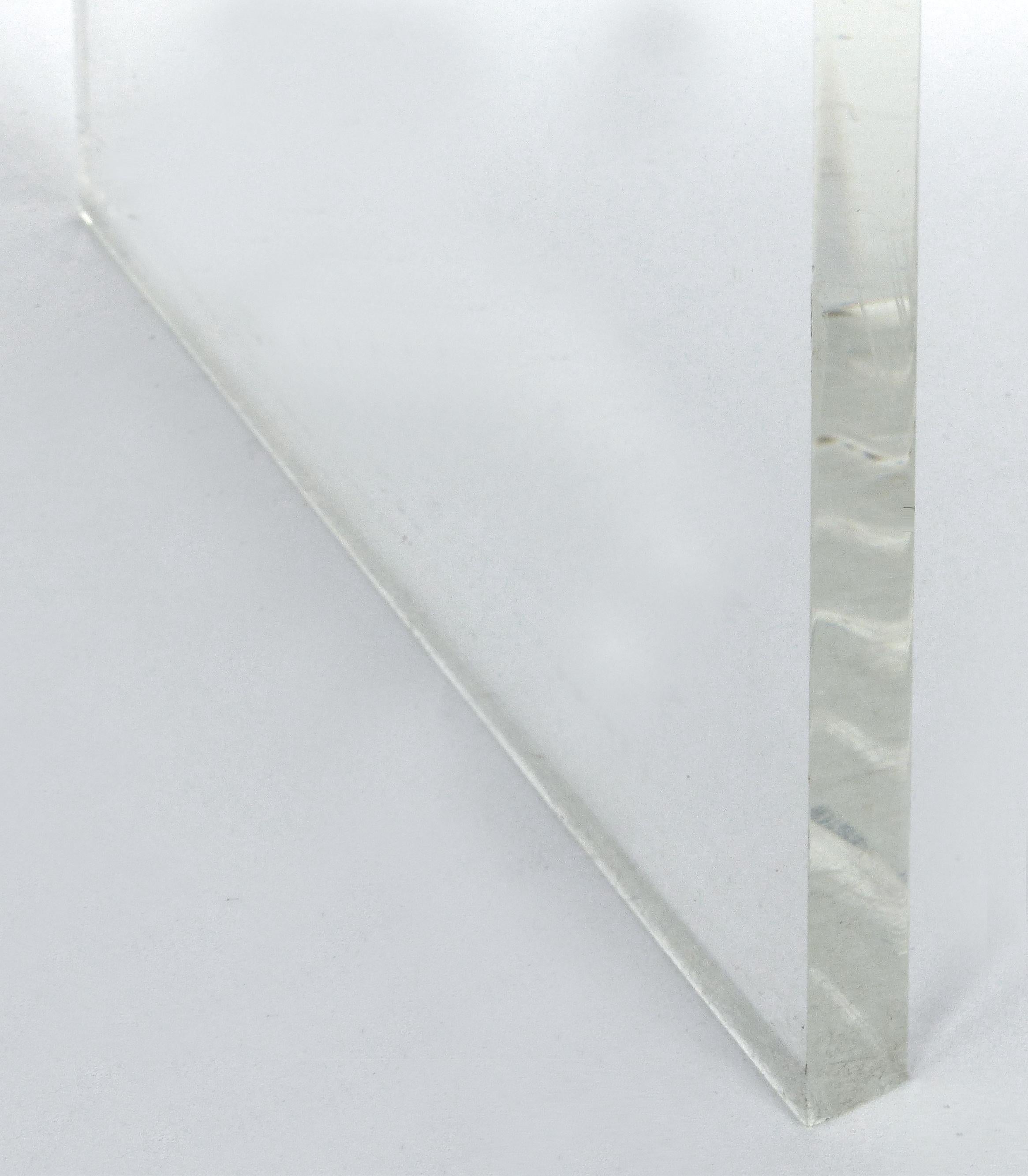 https://a.1stdibscdn.com/custom-lucite-waterfall-table-or-bench-with-curved-sides-for-sale-picture-7/f_19743/f_172088411576172090466/P1630219_master.JPG