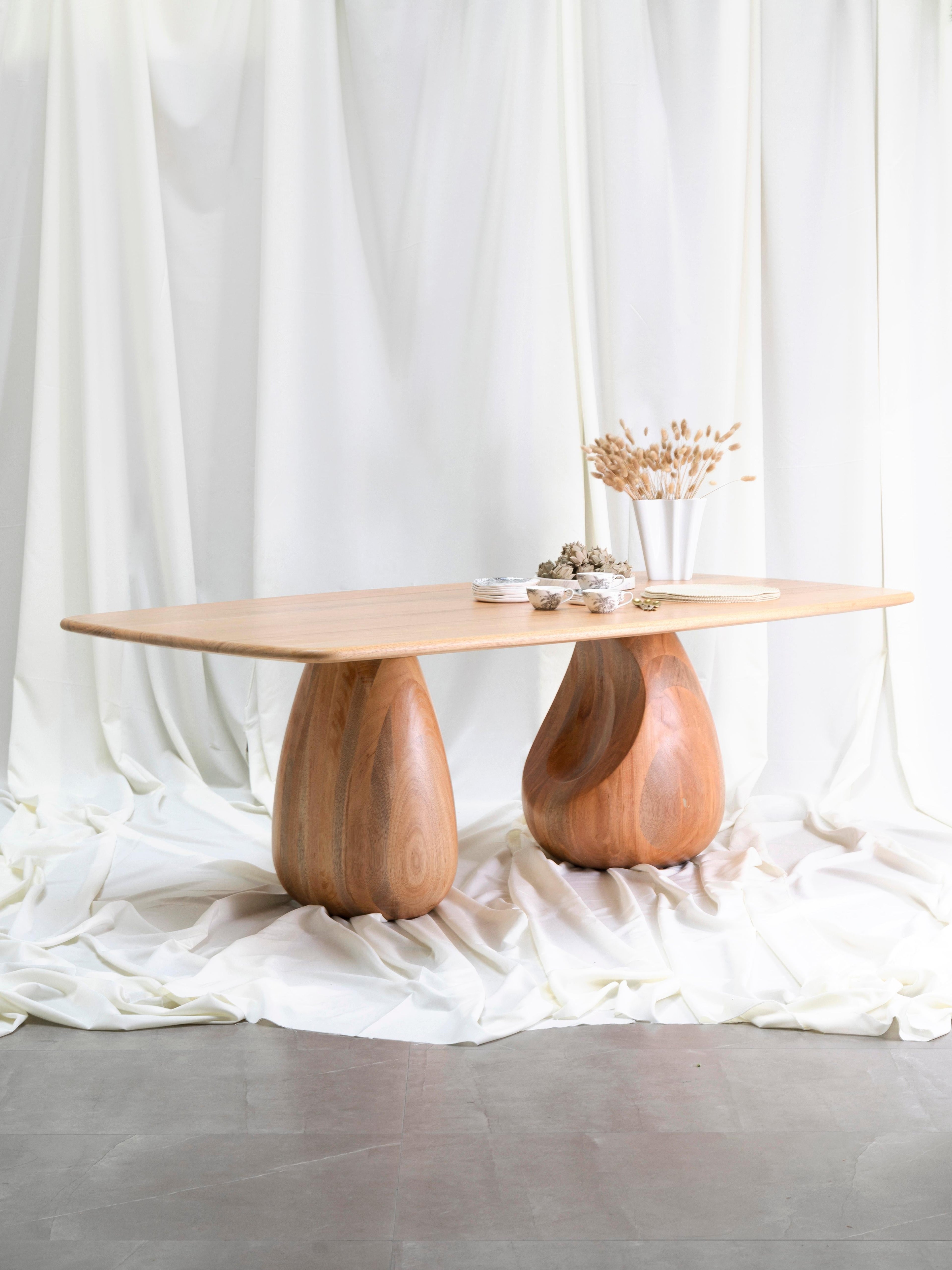 https://a.1stdibscdn.com/mar-dining-table-by-laluz-for-sale-picture-3/f_12192/f_429645121735765036403/_P9A2897_LALUZ__master.JPG