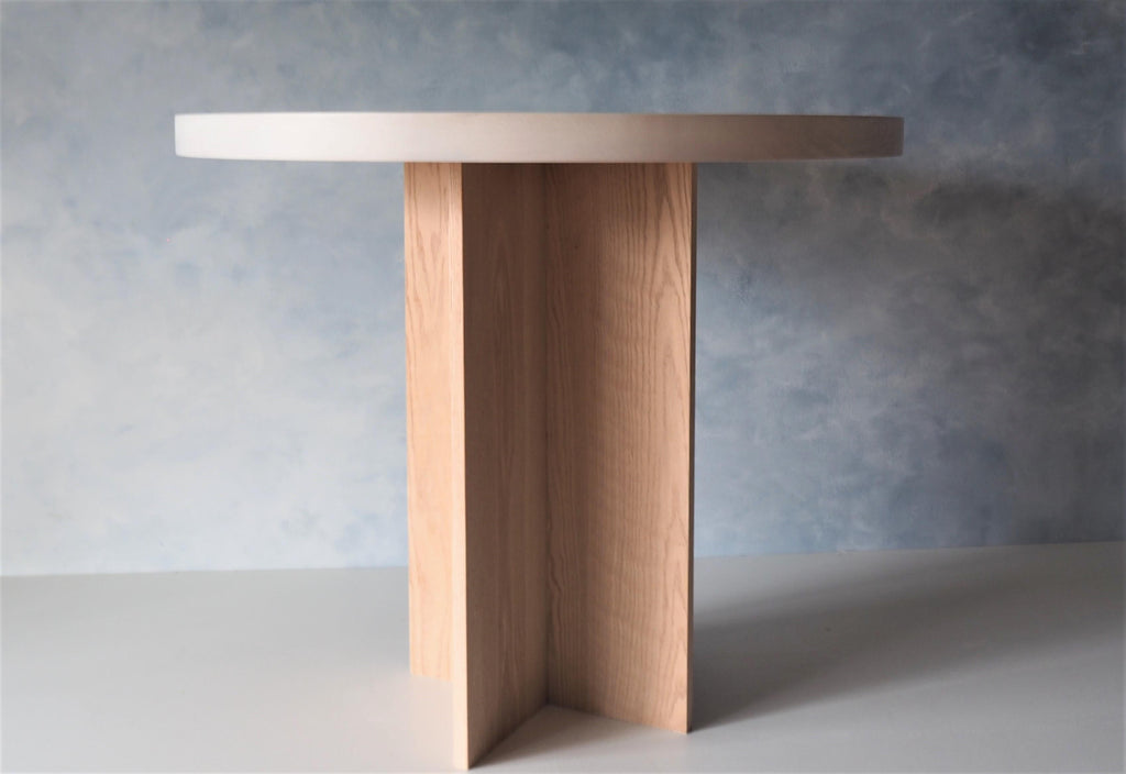 https://a.1stdibscdn.com/oak-and-beech-round-pedestal-dining-or-entry-table-by-msj-furniture-for-sale-picture-5/f_31653/f_189044221588279966721/PA072710_master.JPG