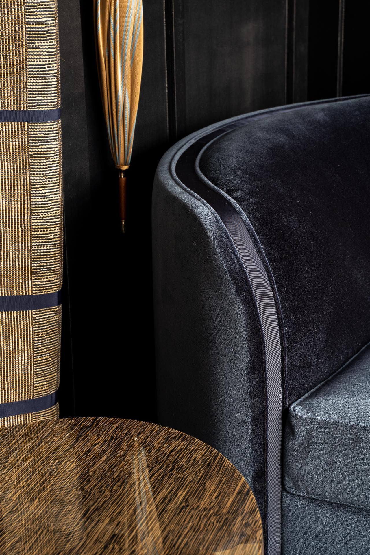 https://a.1stdibscdn.com/les-bains-sofa-tristan-auer-for-sale-picture-8/f_52202/f_253543321647514197890/PDW_Tristan_Auer_X_Anne_Jacquemin_Sablon_Cr_dit_photo_Amaury_Laparra_Low_5_master.JPG
