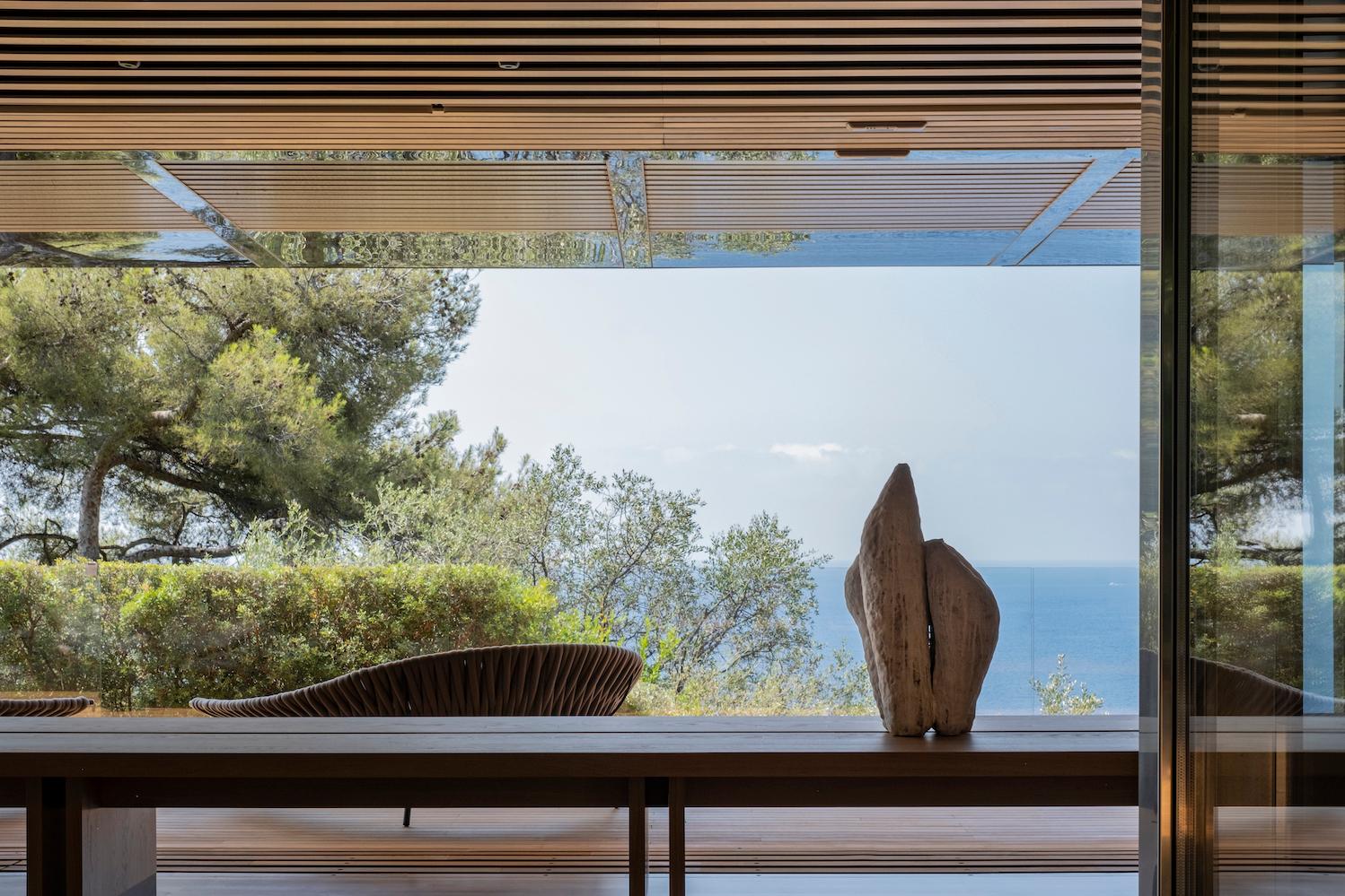 https://a.1stdibscdn.com/rift-travertino-gririo-dining-table-by-andy-kerstens-for-sale-picture-7/f_12192/f_318192521671474545308/PHILIA_MAETERLINCK019_master.JPG