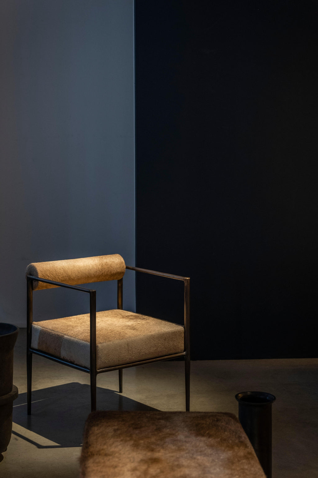 https://a.1stdibscdn.com/square-alchemy-chair-by-rick-owens-for-sale-picture-19/f_12192/f_331673121678193493788/PHILIA_MILAN_2021014_master.jpeg