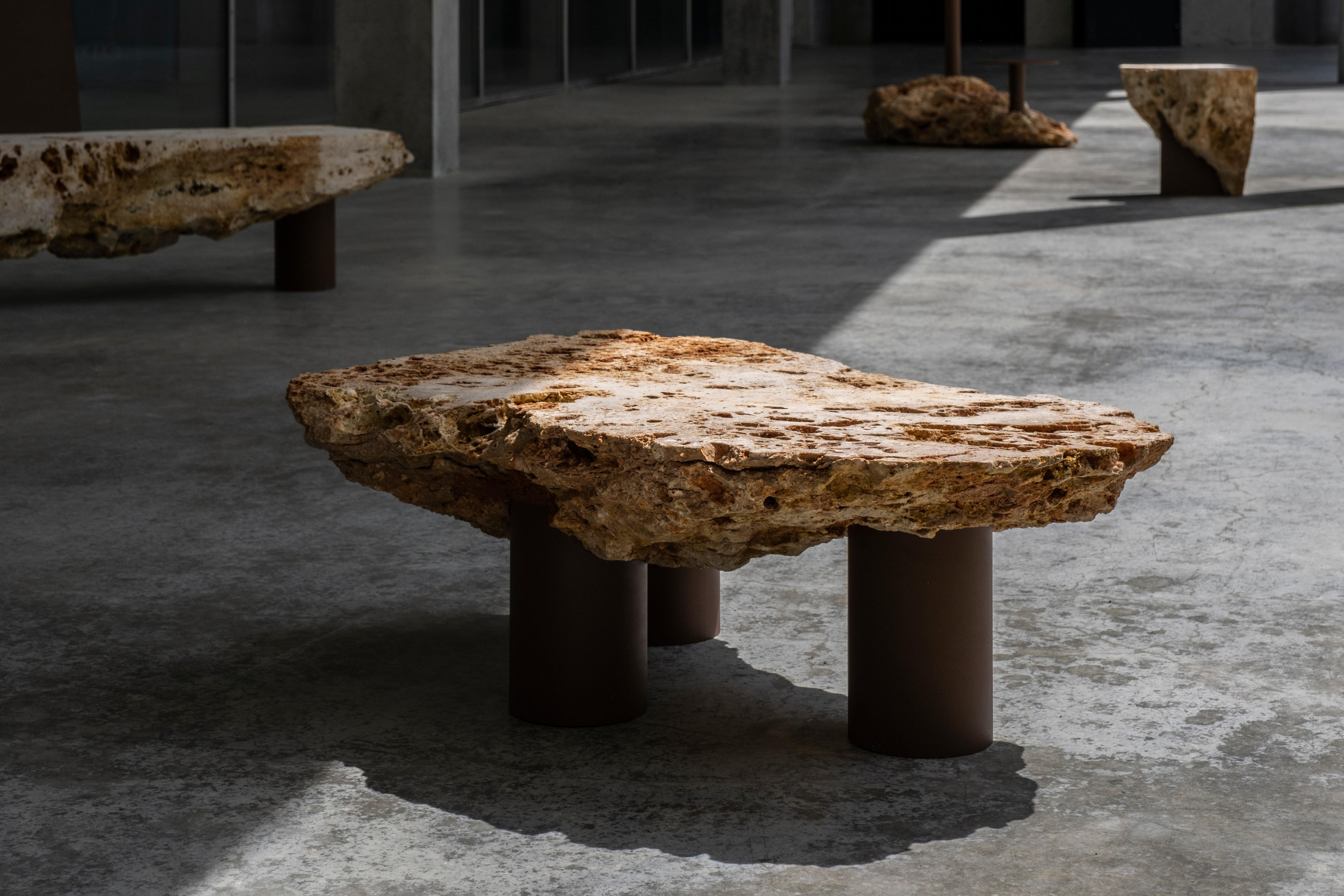 https://a.1stdibscdn.com/meuliere-stone-coffee-table-by-frederic-saulou-for-sale-picture-4/f_12192/f_404431721719948081750/PHILIA_x_SAULOU_Grand_PARIS013_master.jpg