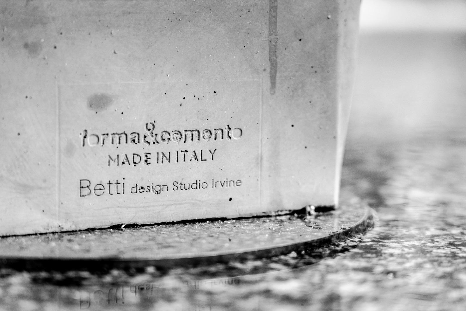 https://a.1stdibscdn.com/betti-coffee-table-mod-i-handmade-in-italy-domestic-concrete-landscape-for-sale-picture-3/f_38941/f_197935121594292076797/PHOTO_2020_05_26_12_28_13_master.jpg