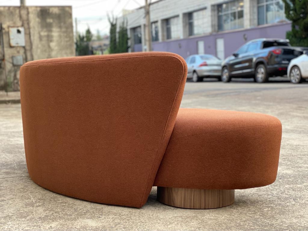 https://a.1stdibscdn.com/espaldar-sofa-by-juliana-lima-vasconcellos-and-matheus-barreto-on-wooden-base-for-sale-picture-4/f_39861/f_184760821639693580182/PHOTO_2021_06_02_17_16_59_2_master.jpg