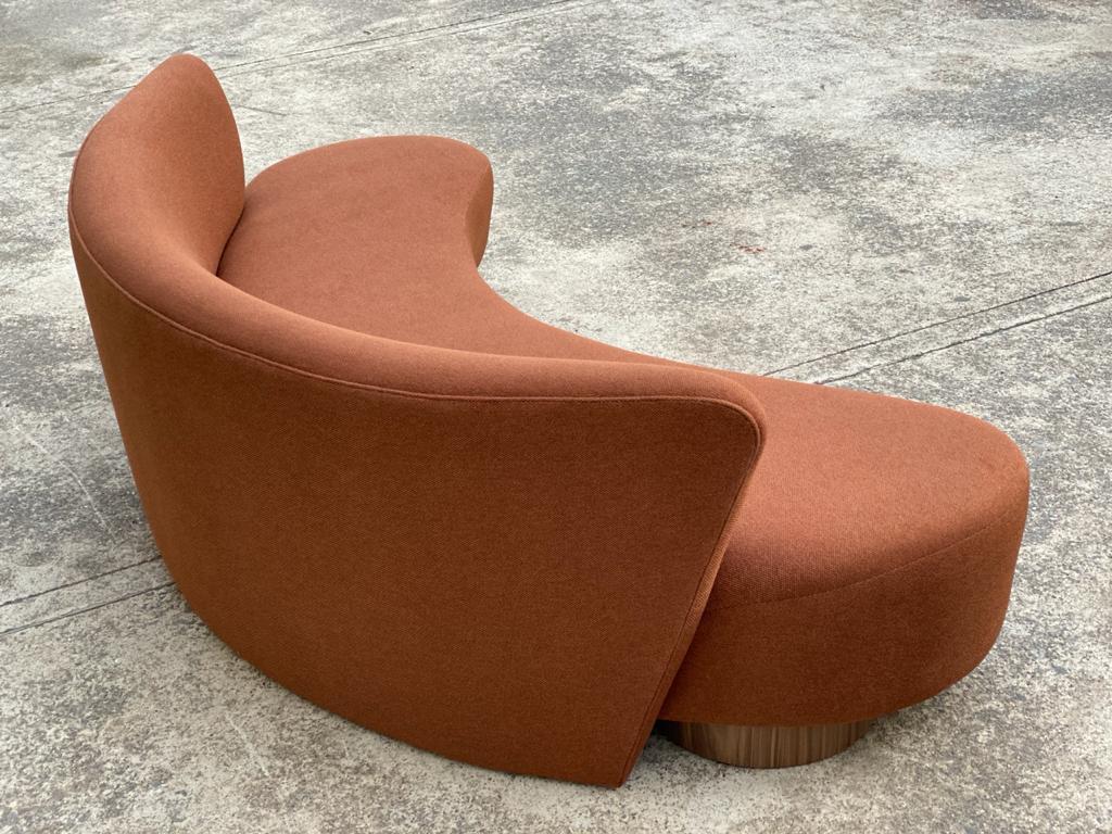 https://a.1stdibscdn.com/espaldar-sofa-by-juliana-lima-vasconcellos-and-matheus-barreto-on-wooden-base-for-sale-picture-3/f_39861/f_184760821639693569979/PHOTO_2021_06_02_17_16_59_4_master.jpg