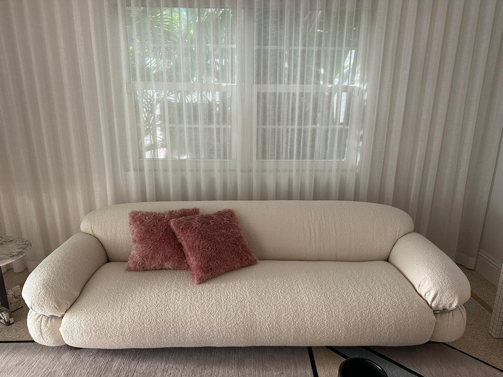 https://a.1stdibscdn.com/new-tacchini-sesann-sofa-by-gianfranco-frattini-in-stock-for-sale-picture-9/f_44652/f_356152721709834449211/PHOTO_2024_03_05_20_52_49_master.jpg