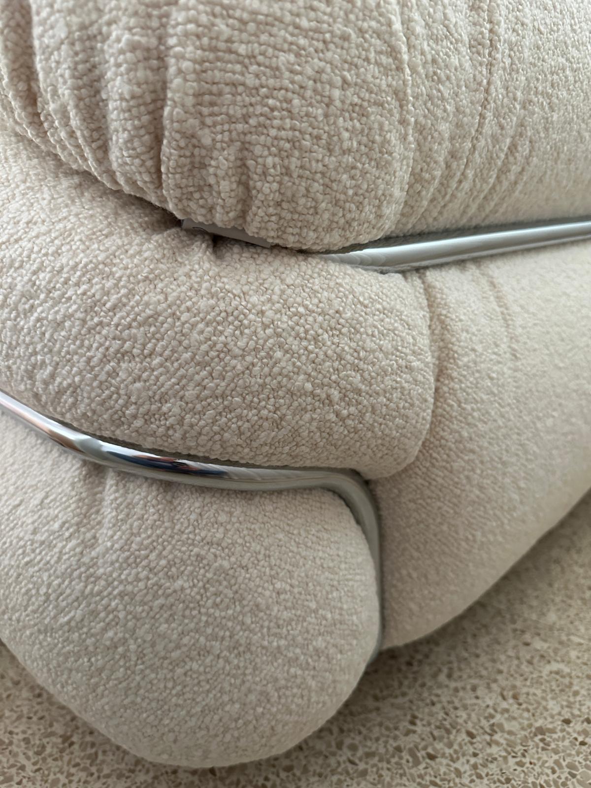 https://a.1stdibscdn.com/new-tacchini-sesann-sofa-by-gianfranco-frattini-in-stock-for-sale-picture-8/f_44652/f_356152721709834449189/PHOTO_2024_03_05_20_53_03_master.jpg
