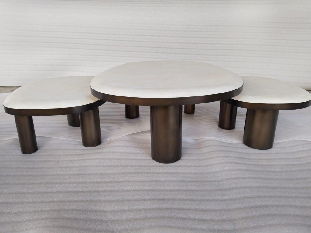 https://a.1stdibscdn.com/set-of-organic-coffee-tables-in-rock-crystal-and-bronzed-finish-by-ginger-brown-for-sale-picture-5/f_56622/f_423880221732101418986/PHOTO_2024_04_11_10_36_53_1_master.jpg