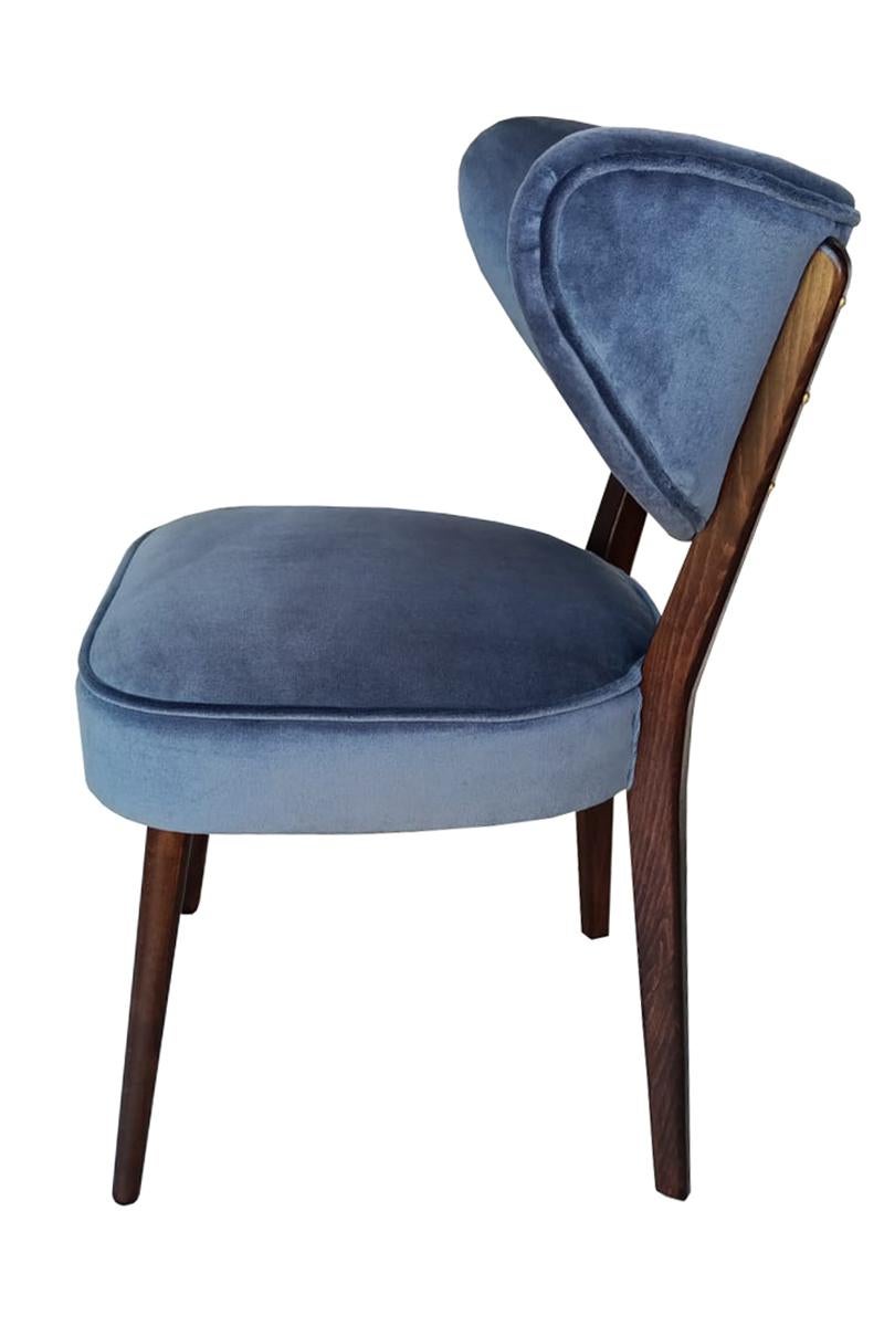 https://a.1stdibscdn.com/set-of-four-vintola-studio-dining-chairs-navy-blue-velvet-perennials-europe-for-sale-picture-3/f_34023/f_461473821754399009965/PHOTO_2025_06_20_08_39_16_1__master.jpg