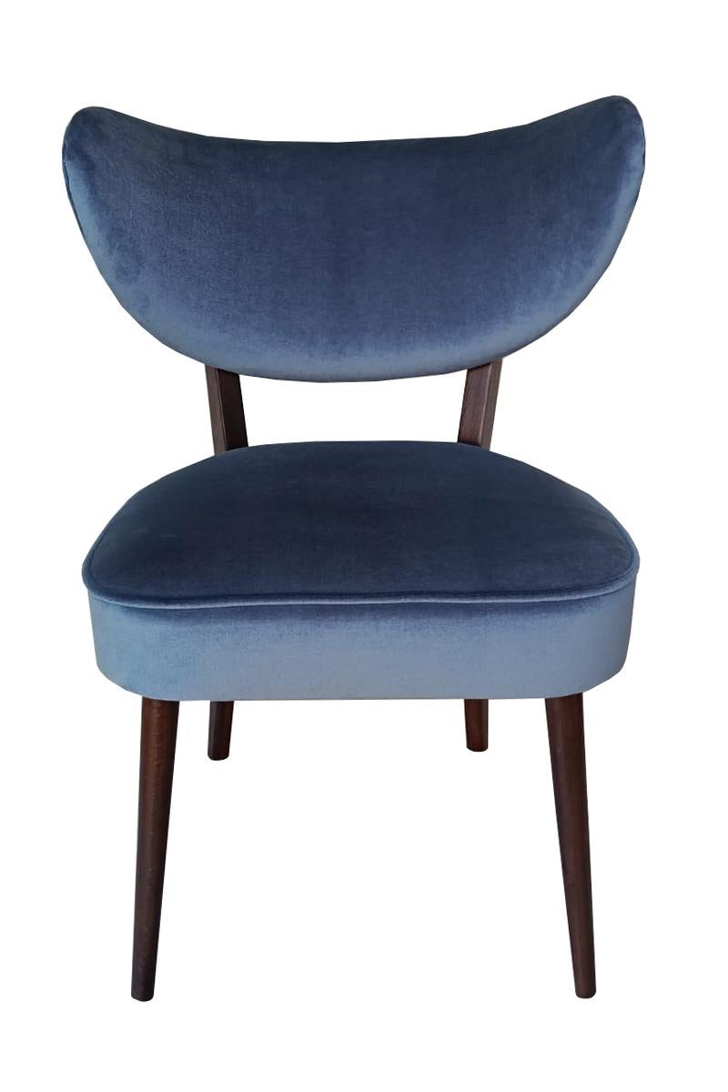 https://a.1stdibscdn.com/set-of-four-vintola-studio-dining-chairs-navy-blue-velvet-perennials-europe-for-sale-picture-8/f_34023/f_461473821754399011484/PHOTO_2025_06_20_08_39_16_master.jpg