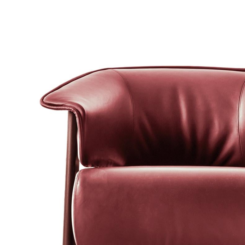 https://a.1stdibscdn.com/set-of-two-back-wing-armchair-patricia-urquiola-by-cassina-for-sale-picture-4/f_14272/f_431838821737050389287/PIEL_ROJO_DET_master.jpg