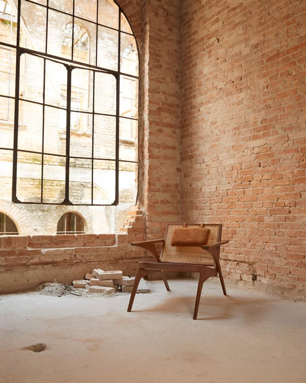 https://a.1stdibscdn.com/pierre-armchair-by-tiago-curioni-in-sucupira-brazilian-hard-wood-and-straw-for-sale-picture-15/f_31871/f_276511521745487807227/PIERRE_2_master.jpg