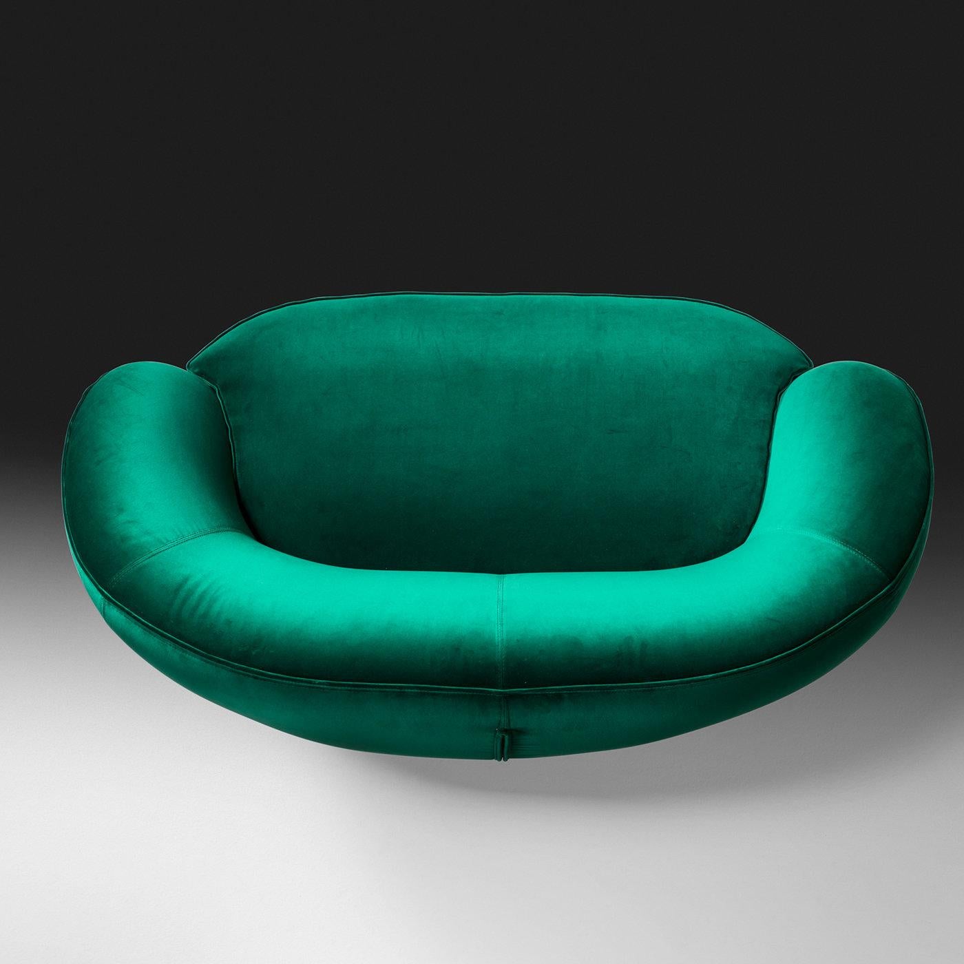 https://a.1stdibscdn.com/giulia-green-sofa-for-sale-picture-3/f_17062/f_236513121620213802385/PIERVI_129_B20190628_7_1n0ud1p_master.jpg