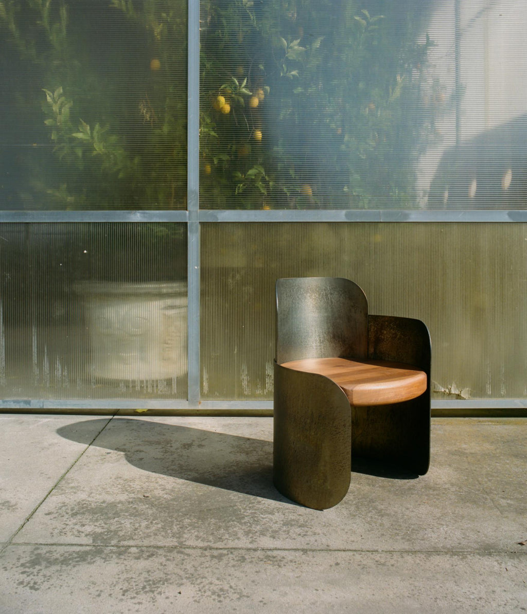 https://a.1stdibscdn.com/pina-iron-walnut-armchair-by-mingardo-for-sale-picture-10/f_12192/f_492095921773412372444/PINA_Gregory_Beson_1__master.jpg