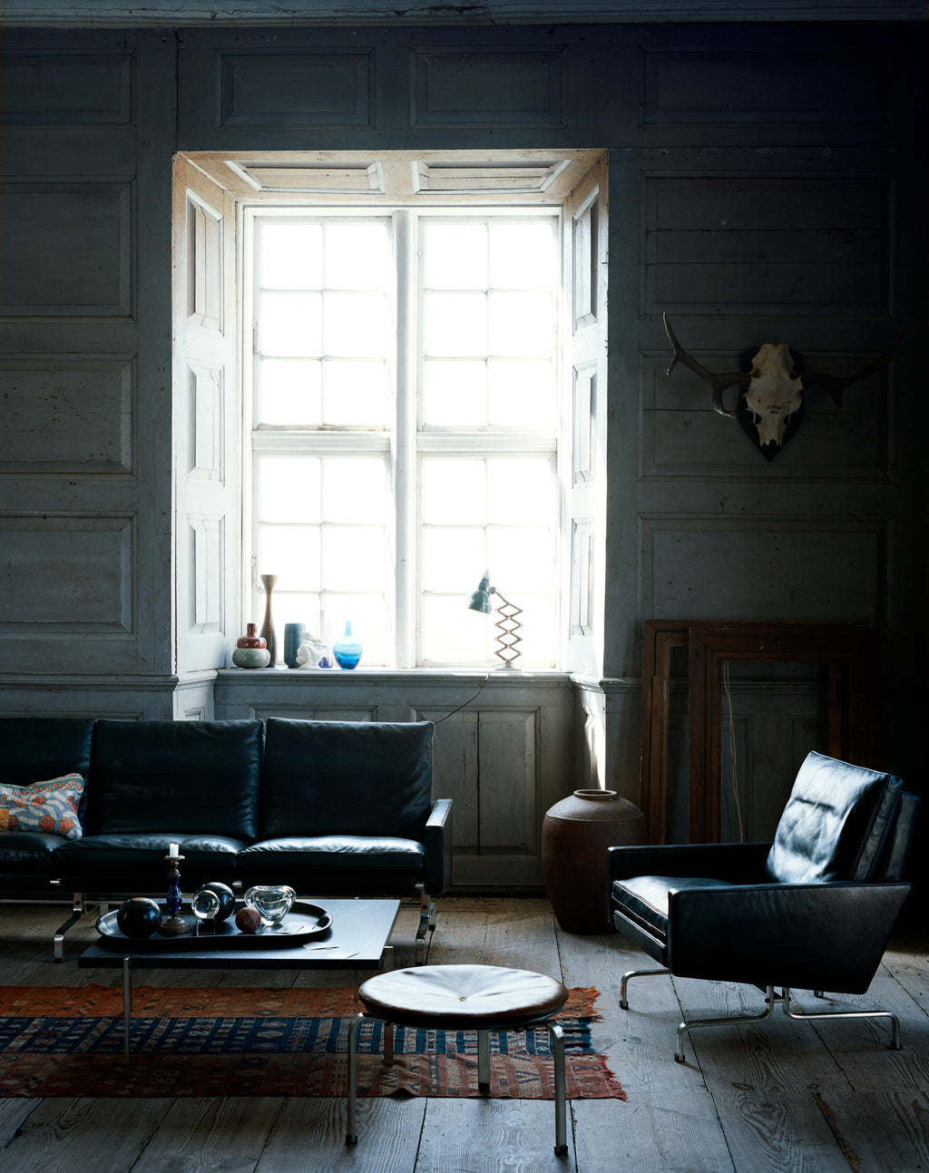 https://a.1stdibscdn.com/poul-kjaerholm-pk31-3-seater-sofa-for-fritz-hansen-in-leather-cat-5-for-sale-picture-7/f_14472/f_394025621713900079278/PK31_3_Seater_Sofa_Two_Enlighten_Fritz_Hansen_5_master.jpg