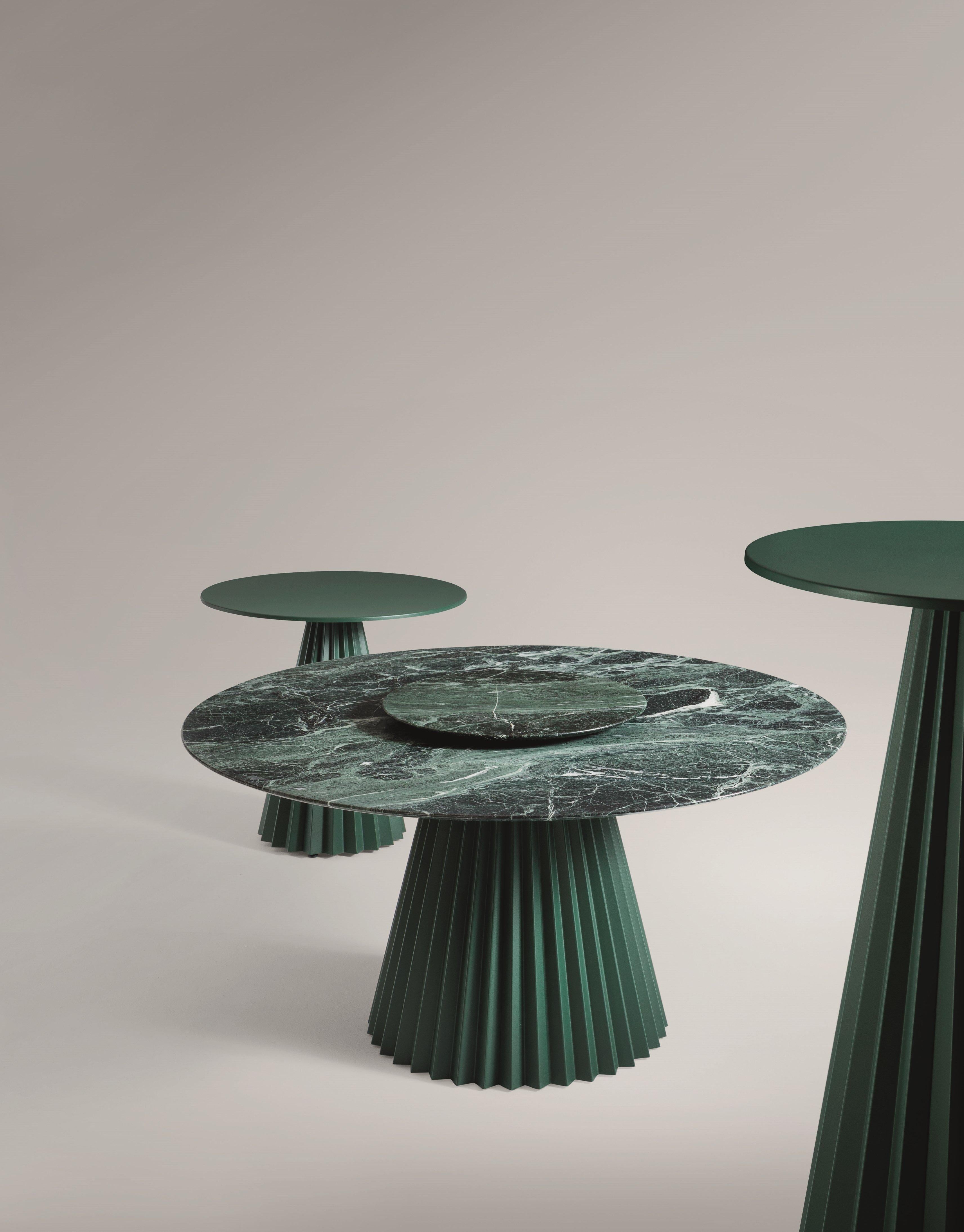 https://a.1stdibscdn.com/contemporary-outdoor-metal-table-ft-pleated-base-for-sale-picture-6/f_27693/f_301161421661304631153/PLISS_H73_Midj_605995_rel2da52879_master.jpg
