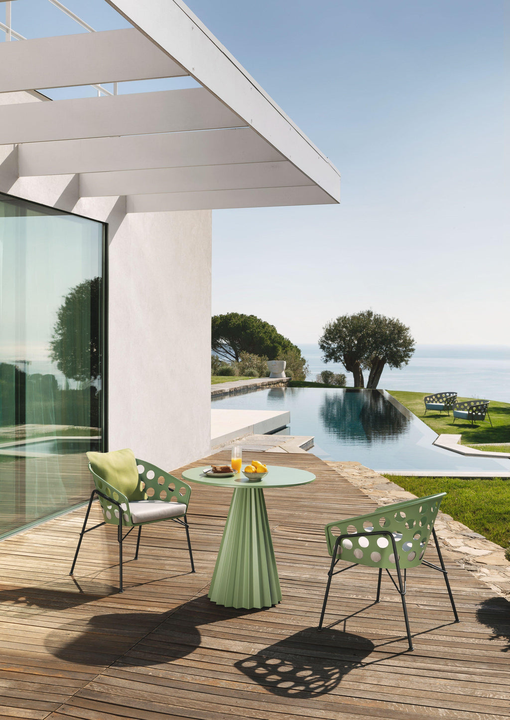 https://a.1stdibscdn.com/contemporary-outdoor-metal-table-ft-pleated-base-for-sale-picture-5/f_27693/f_301161421661304589147/PLISS_H73_Midj_605995_relb49b2ed_master.jpeg
