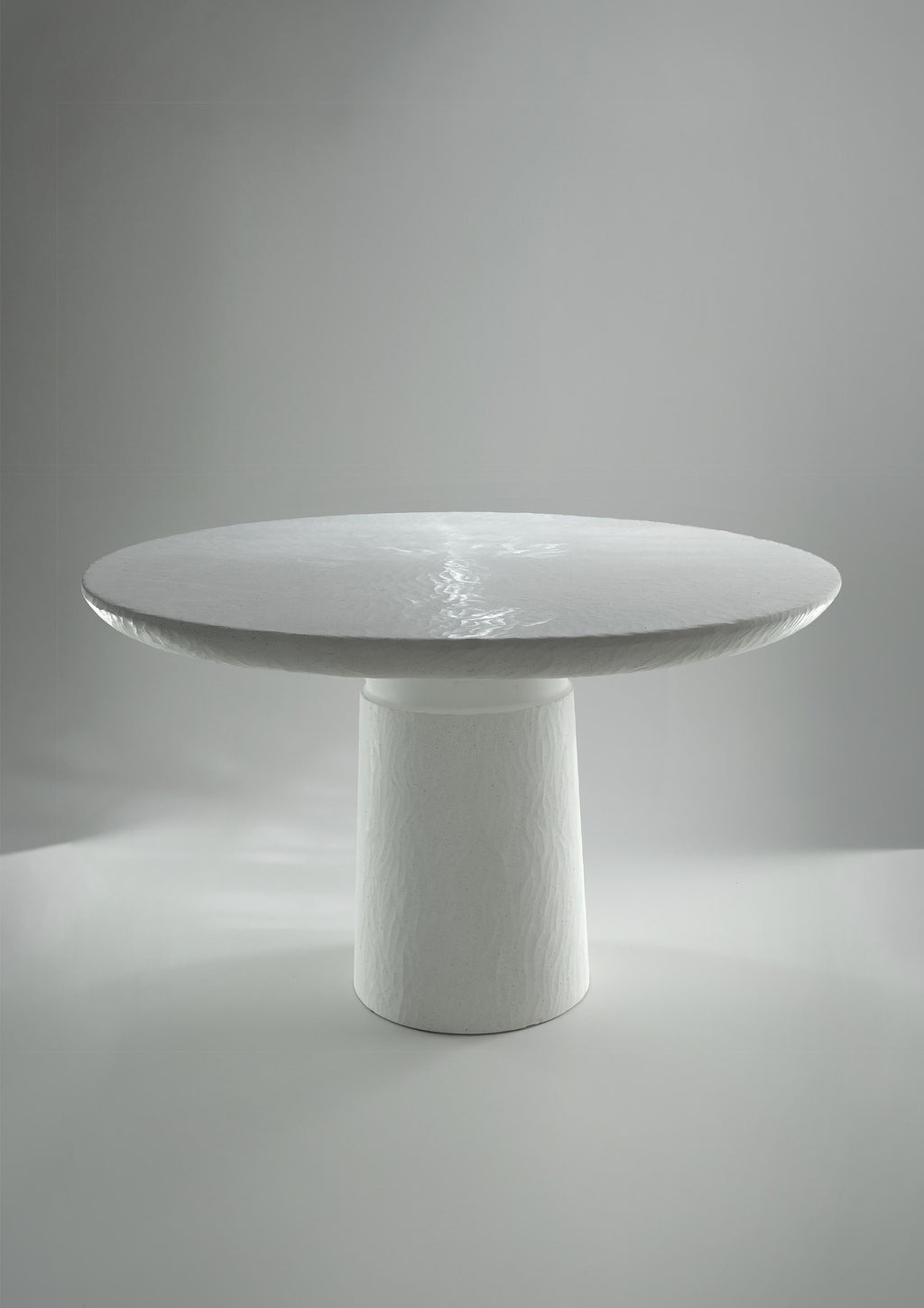 https://a.1stdibscdn.com/organic-modern-table-poise-sculpted-in-cast-stone-by-alentes-atelier-for-sale-picture-4/f_56452/f_378291721704639003083/POISE_SCULPTED_01_A4_master.jpg
