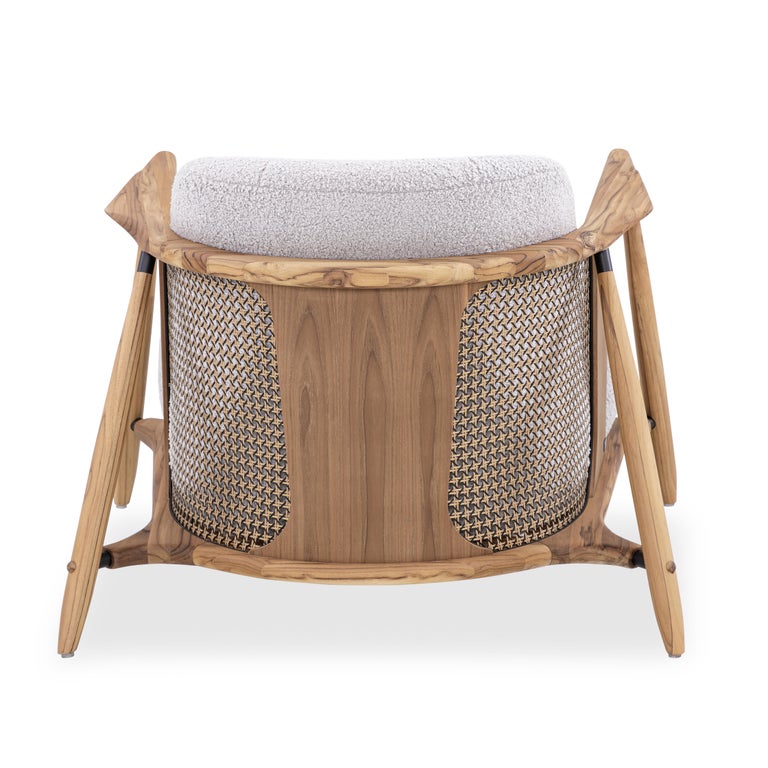 https://a.1stdibscdn.com/laguna-occasional-chair-in-light-gray-upholstered-and-teak-wood-frame-for-sale-picture-4/f_52822/f_406754721721239101092/POLTR_MAD_9832_LAGUNA_148MT148LT_089_PRT_METAL_2637_5_master.jpg?width=768