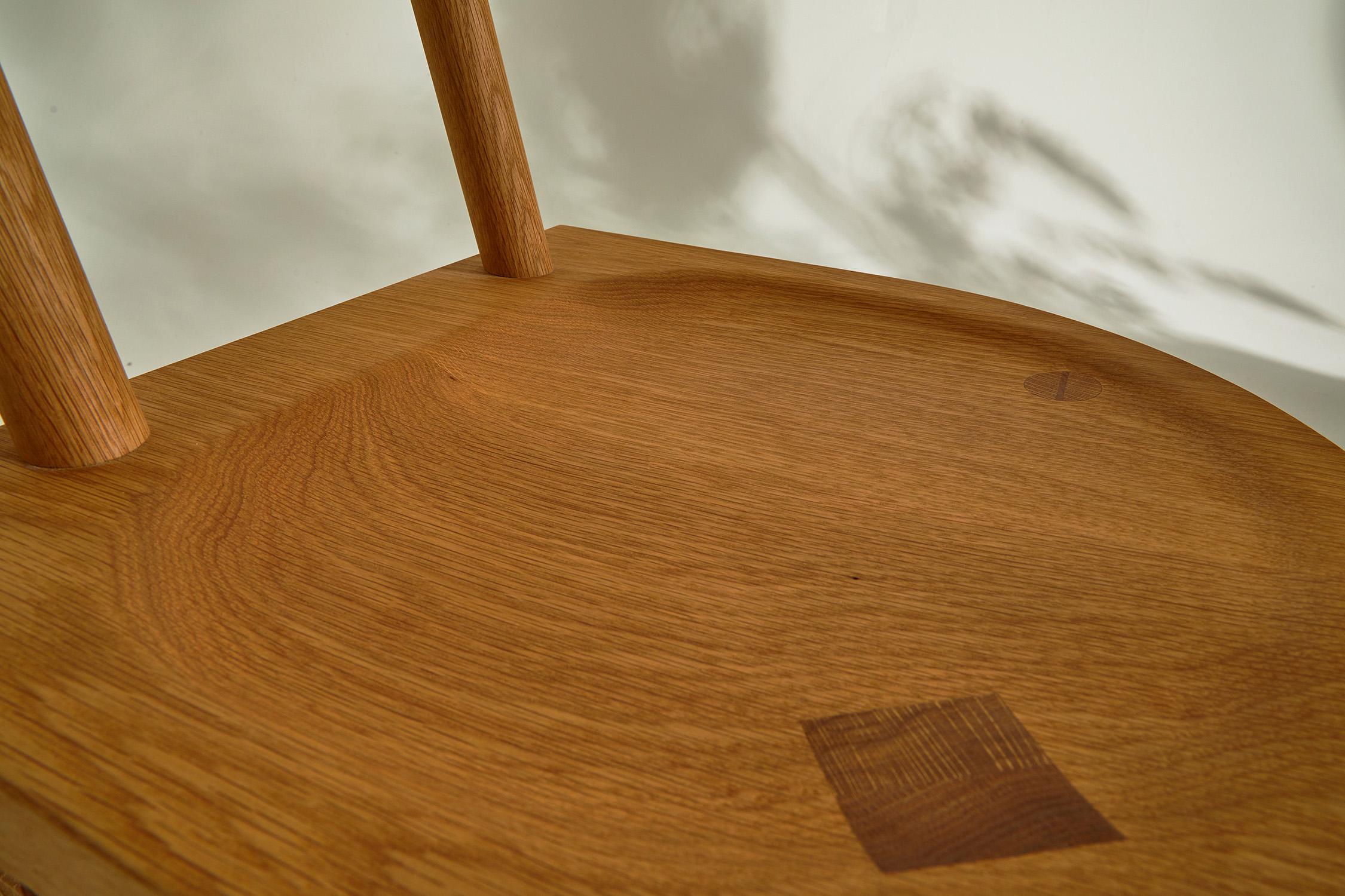 https://a.1stdibscdn.com/hand-carved-sculptural-white-oak-dining-chair-w-plant-based-finish-for-sale-picture-8/f_37133/f_324005721674598911446/PQ_DInner_6_master.jpg