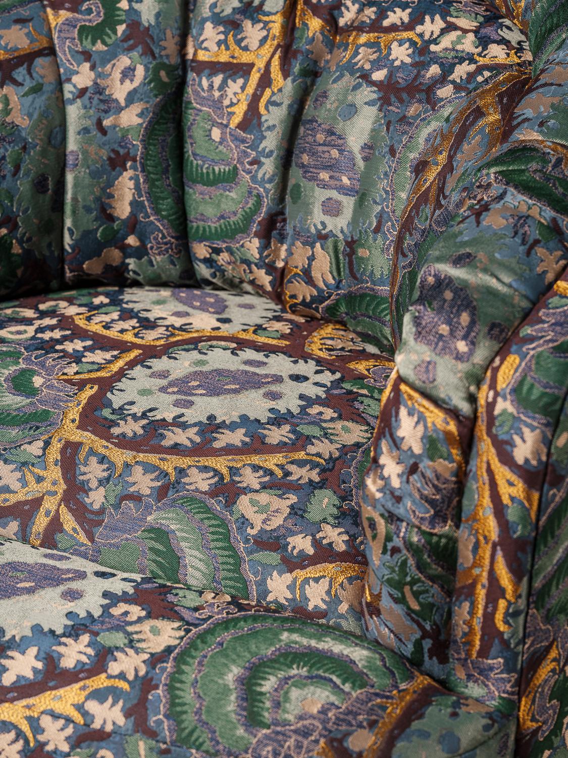 https://a.1stdibscdn.com/fauteuil-colosseo-blue-designed-by-laura-gonzalez-for-sale-picture-5/f_53112/f_268900421642073786495/PRAVDA_BD_15_master.jpg