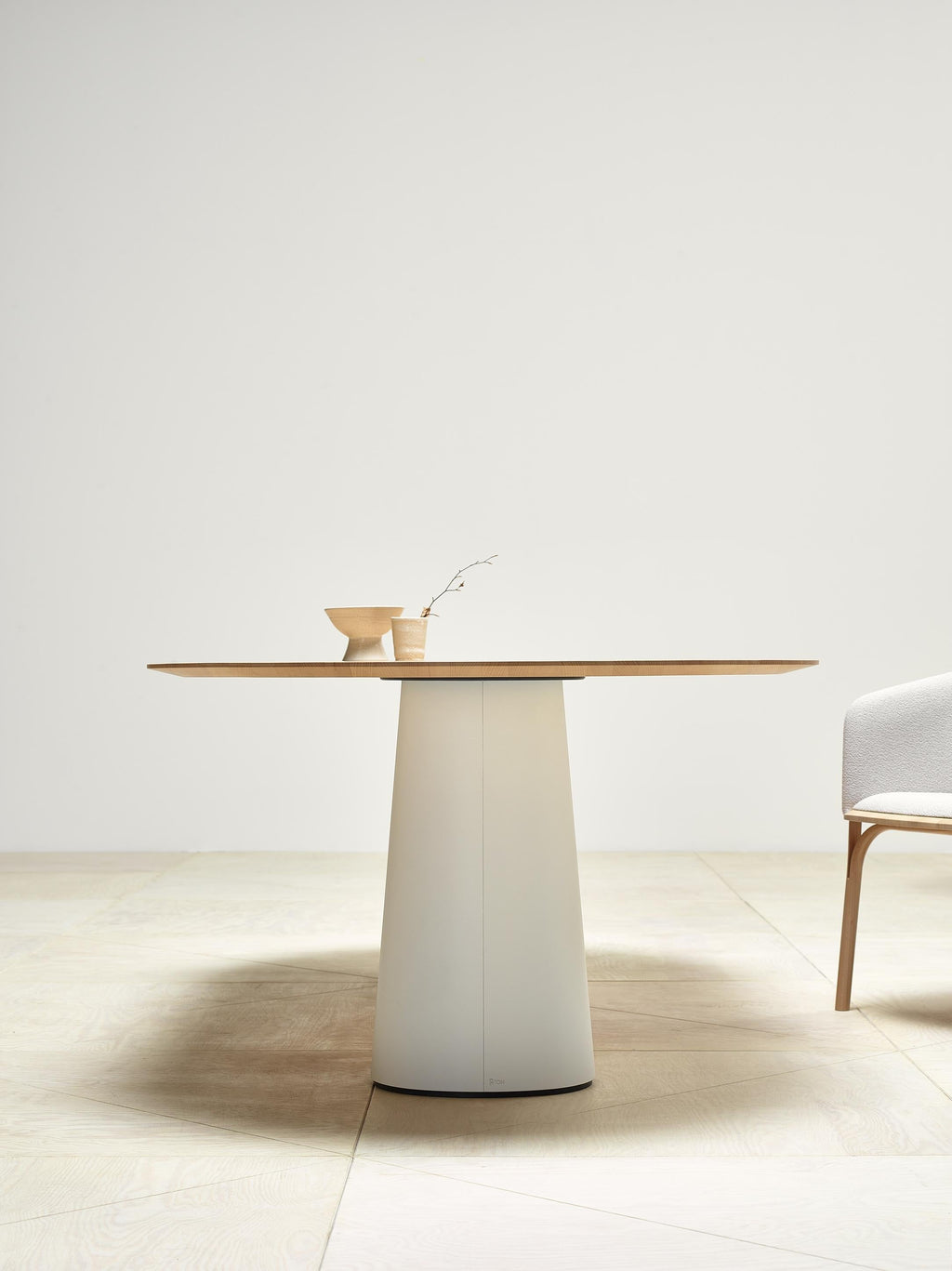 https://a.1stdibscdn.com/contemporary-dining-table-pov-464-solid-oak-or-walnut-240-for-sale-picture-8/f_31233/f_274719221645444482292/P_O_V_table_464_top_beech_natural_bases_B20_oval_120x240_chamfer_edge_Split_armchair_beech_natural_lacquer_Sera_Calla_1__master.jpg
