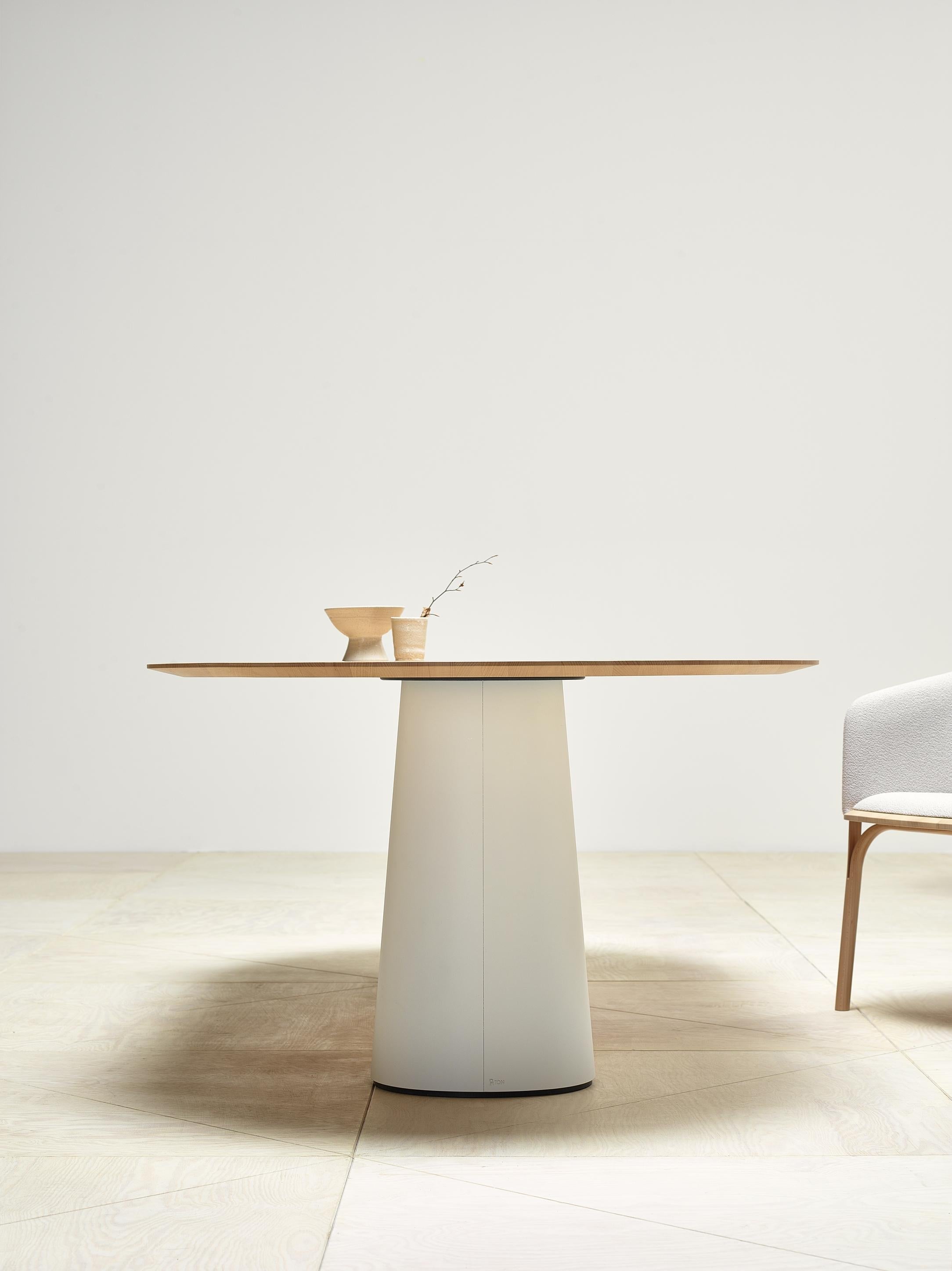 https://a.1stdibscdn.com/contemporary-dining-table-pov-464-solid-oak-or-walnut-240-for-sale-picture-8/f_31233/f_274719221645444482292/P_O_V_table_464_top_beech_natural_bases_B20_oval_120x240_chamfer_edge_Split_armchair_beech_natural_lacquer_Sera_Calla_1__master.jpg