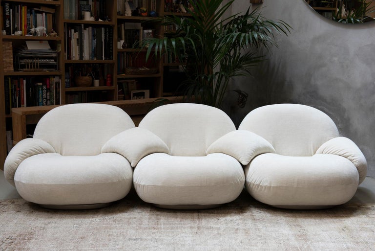 https://a.1stdibscdn.com/gubi-pacha-2-seater-modular-sofa-with-armrest-by-pierre-paulin-for-sale-picture-9/f_16392/f_495871121775727055717/Pacha_Collection_by_Pierre_Paulin_Scatto2_DivanoBianco_Gubi_Dolomia_0_11_post_master.jpg?width=768