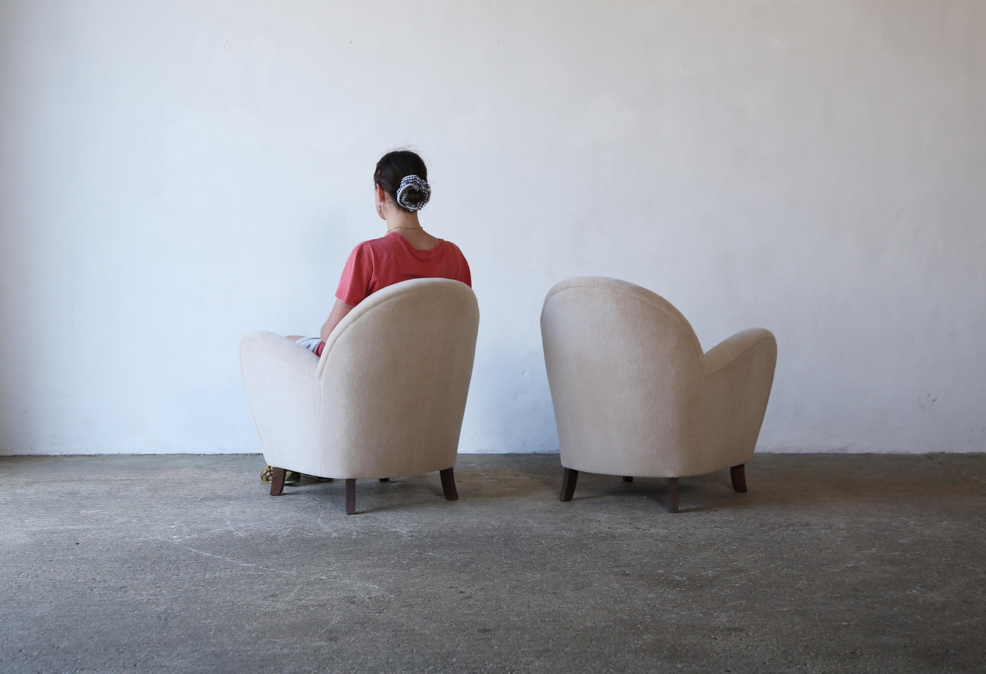 https://a.1stdibscdn.com/pair-of-petite-armchairs-upholstered-in-pure-alpaca-for-sale-picture-13/f_22593/f_404213921719851971088/Pair_Chairs_Alpaca_Stone_v2_6_24_11_master.jpg