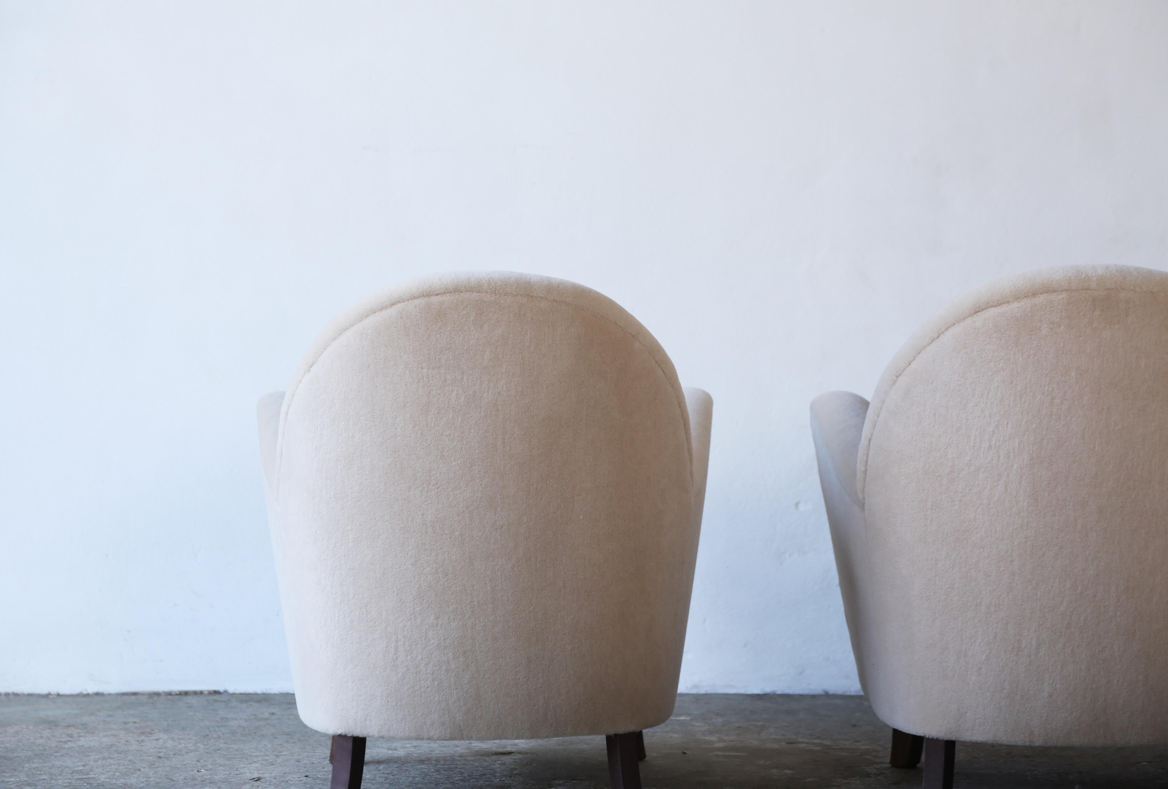 https://a.1stdibscdn.com/pair-of-petite-armchairs-upholstered-in-pure-alpaca-for-sale-picture-12/f_22593/f_404213921719851982980/Pair_Chairs_Alpaca_Stone_v2_6_24_13_master.jpg